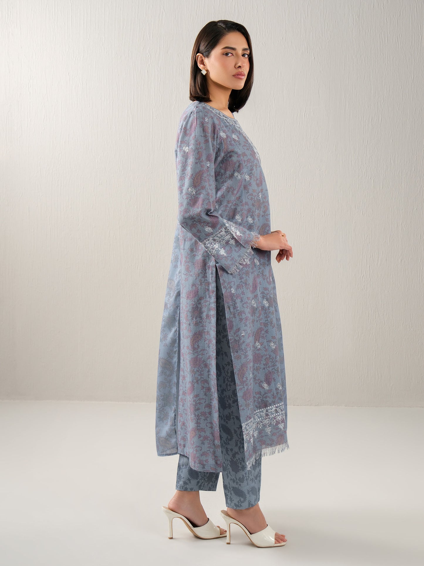 3 Piece Khaddar Suit-Embroidered (Unstitched)