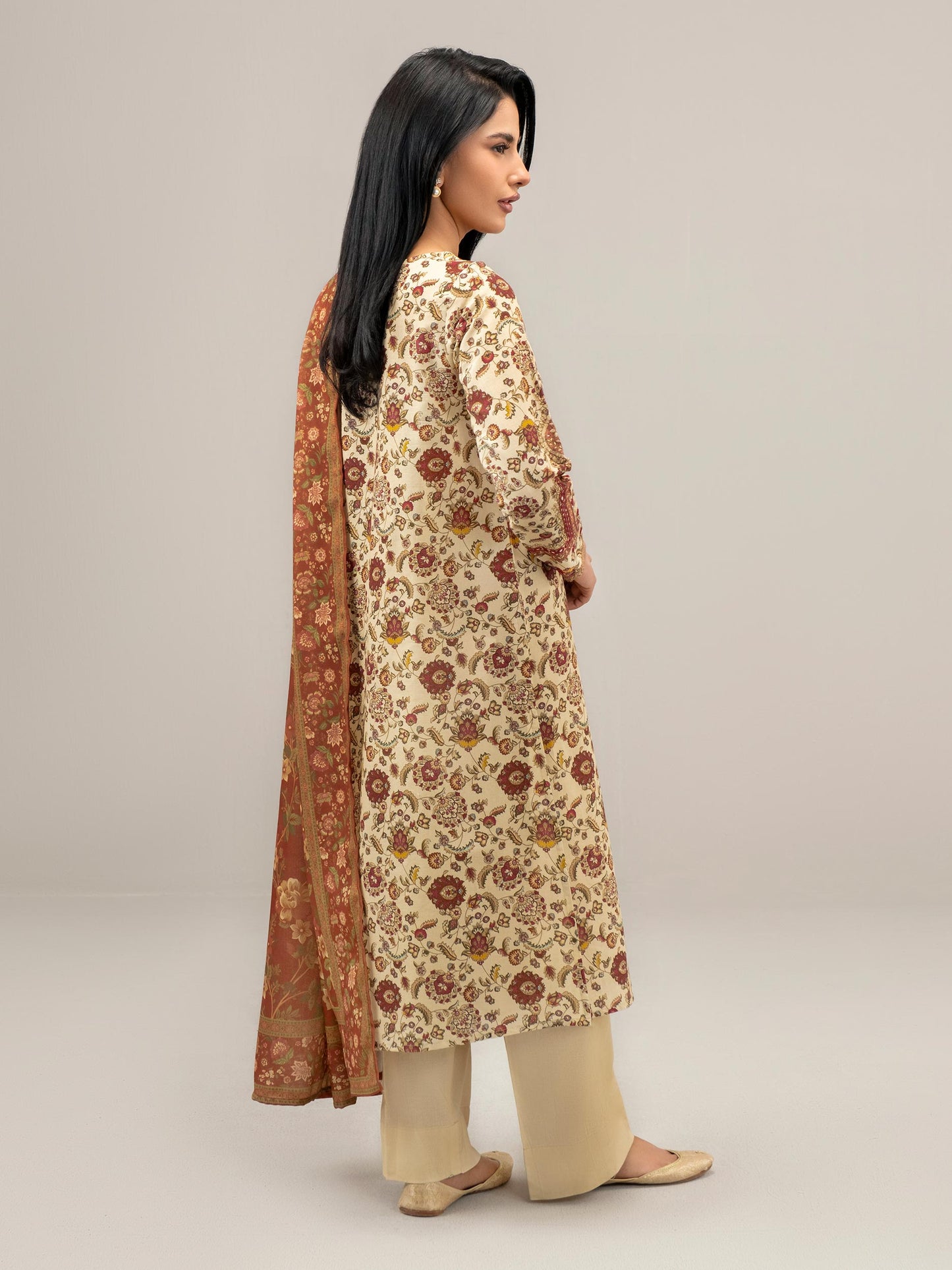 3 Piece Khaddar Suit-Embroidered (Unstitched)