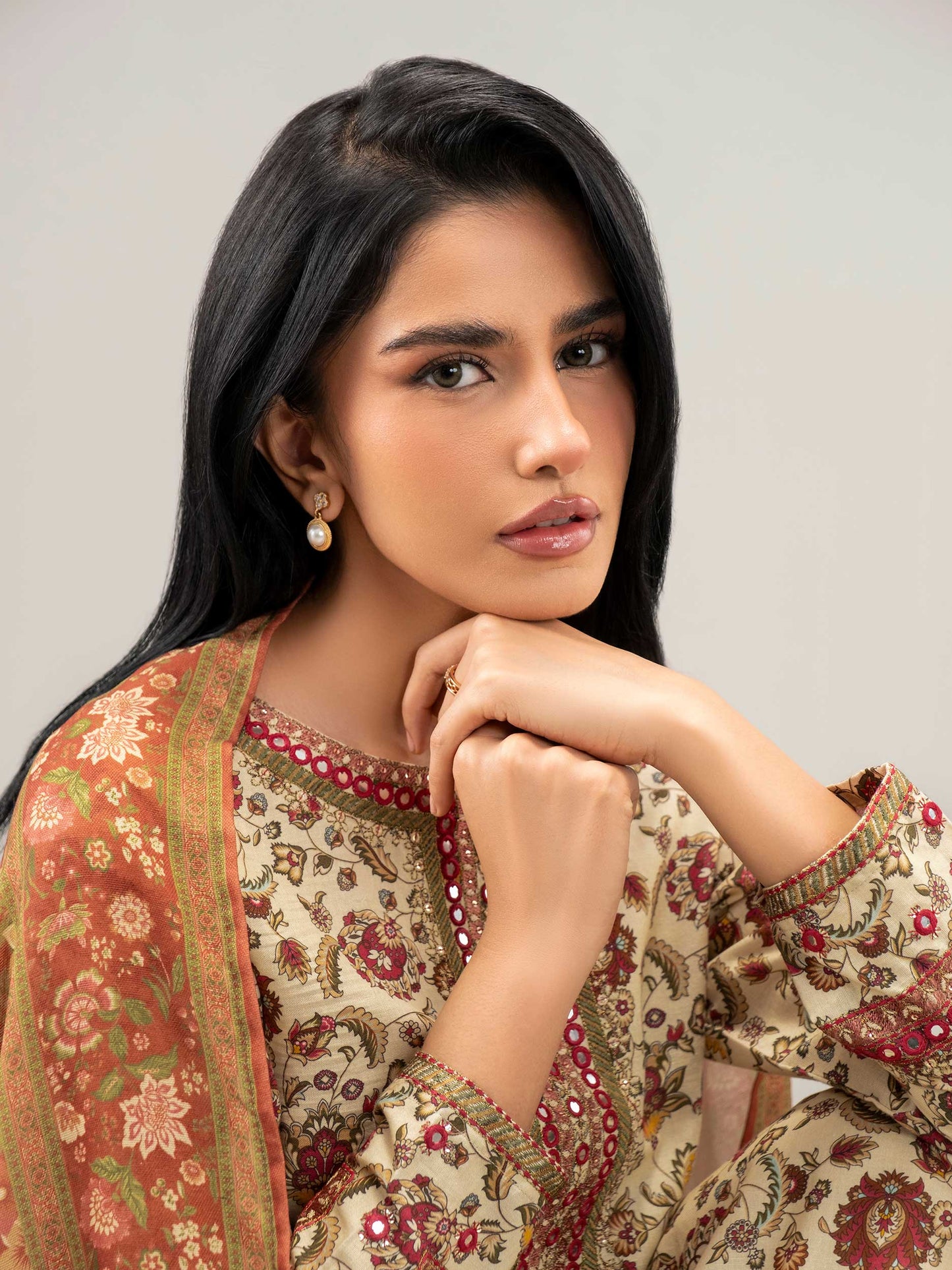 3 Piece Khaddar Suit-Embroidered (Unstitched)