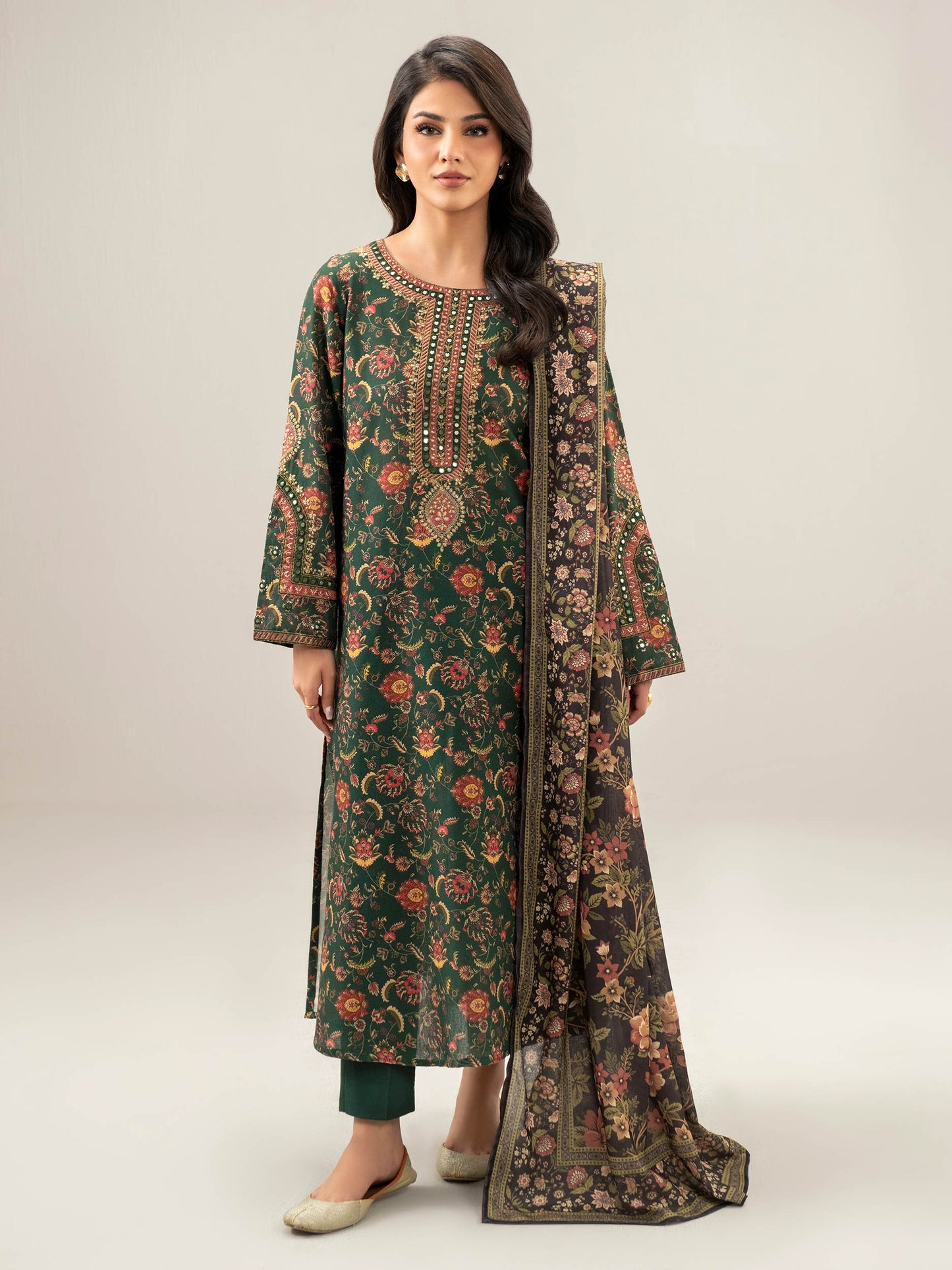 3 Piece Khaddar Suit-Embroidered (Unstitched)
