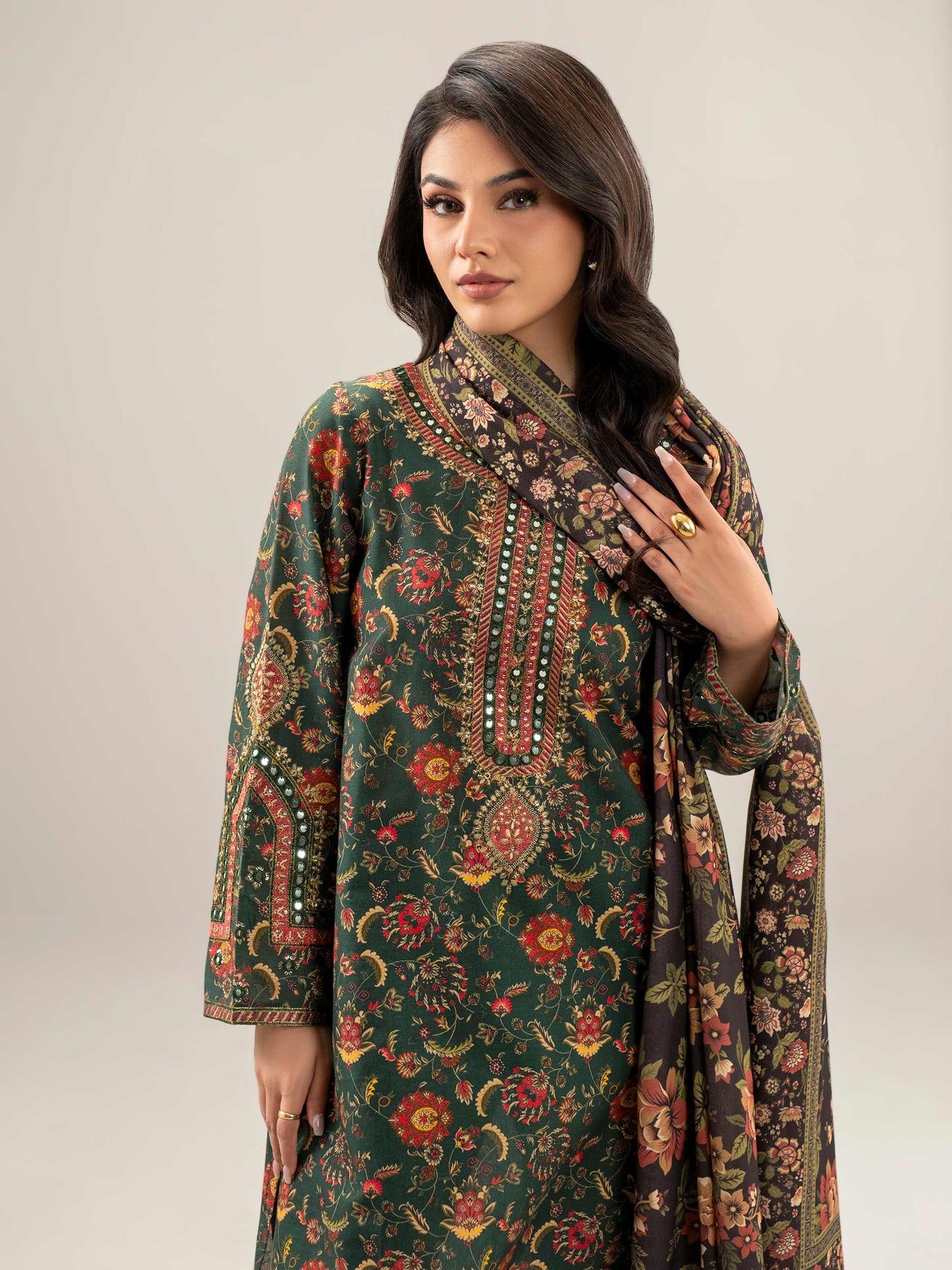 3 Piece Khaddar Suit-Embroidered (Unstitched)