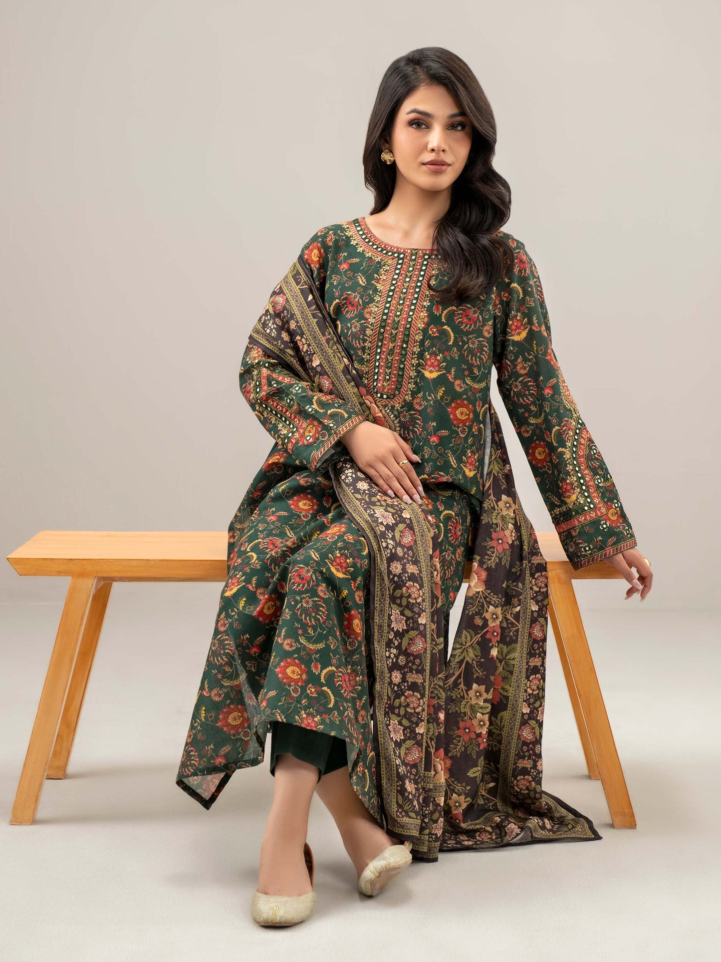 3 Piece Khaddar Suit-Embroidered (Unstitched)