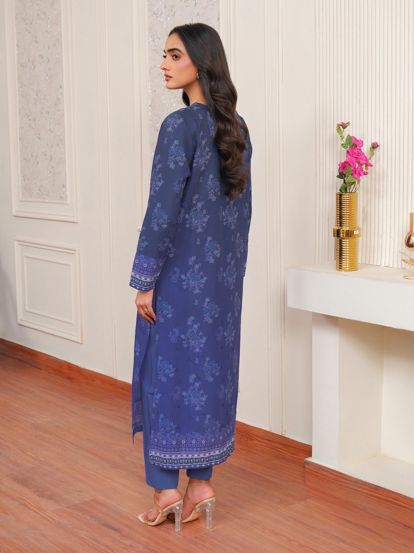2 Piece Khaddar Suit-Embroidered (Unstitched)