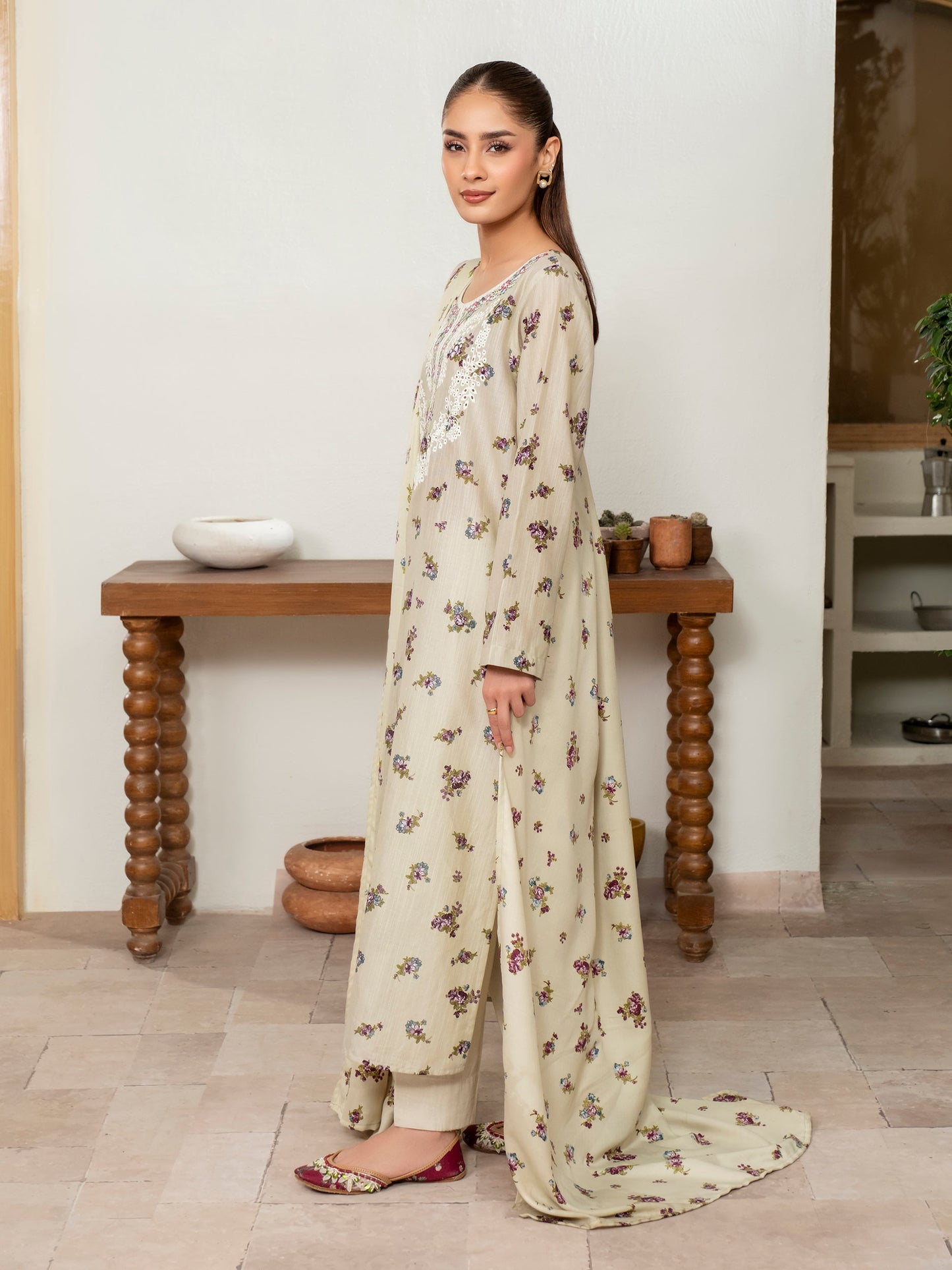 3 Piece Khaddar Suit-Embroidered (Unstitched)