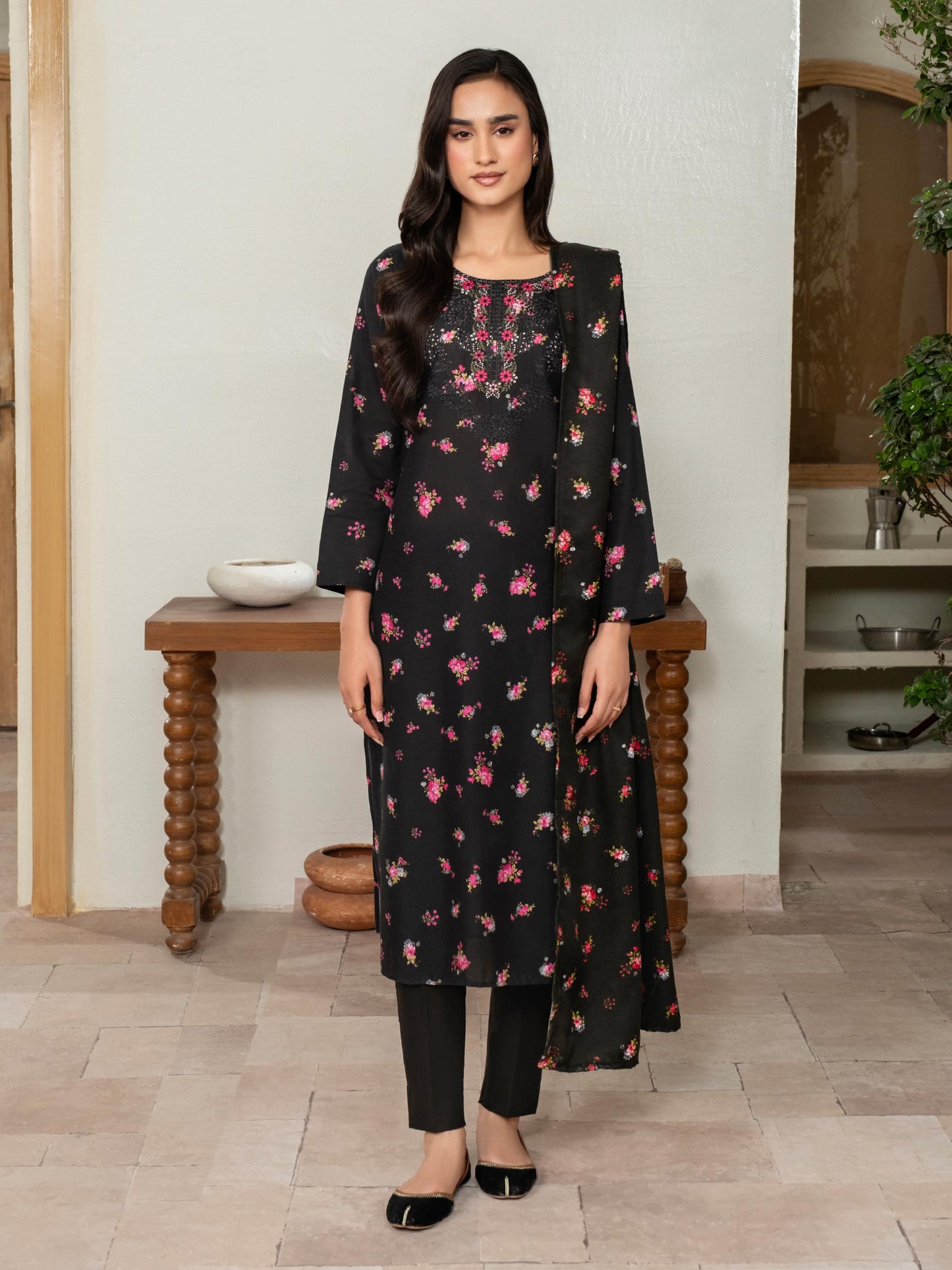 3 Piece Khaddar Suit-Embroidered (Unstitched)