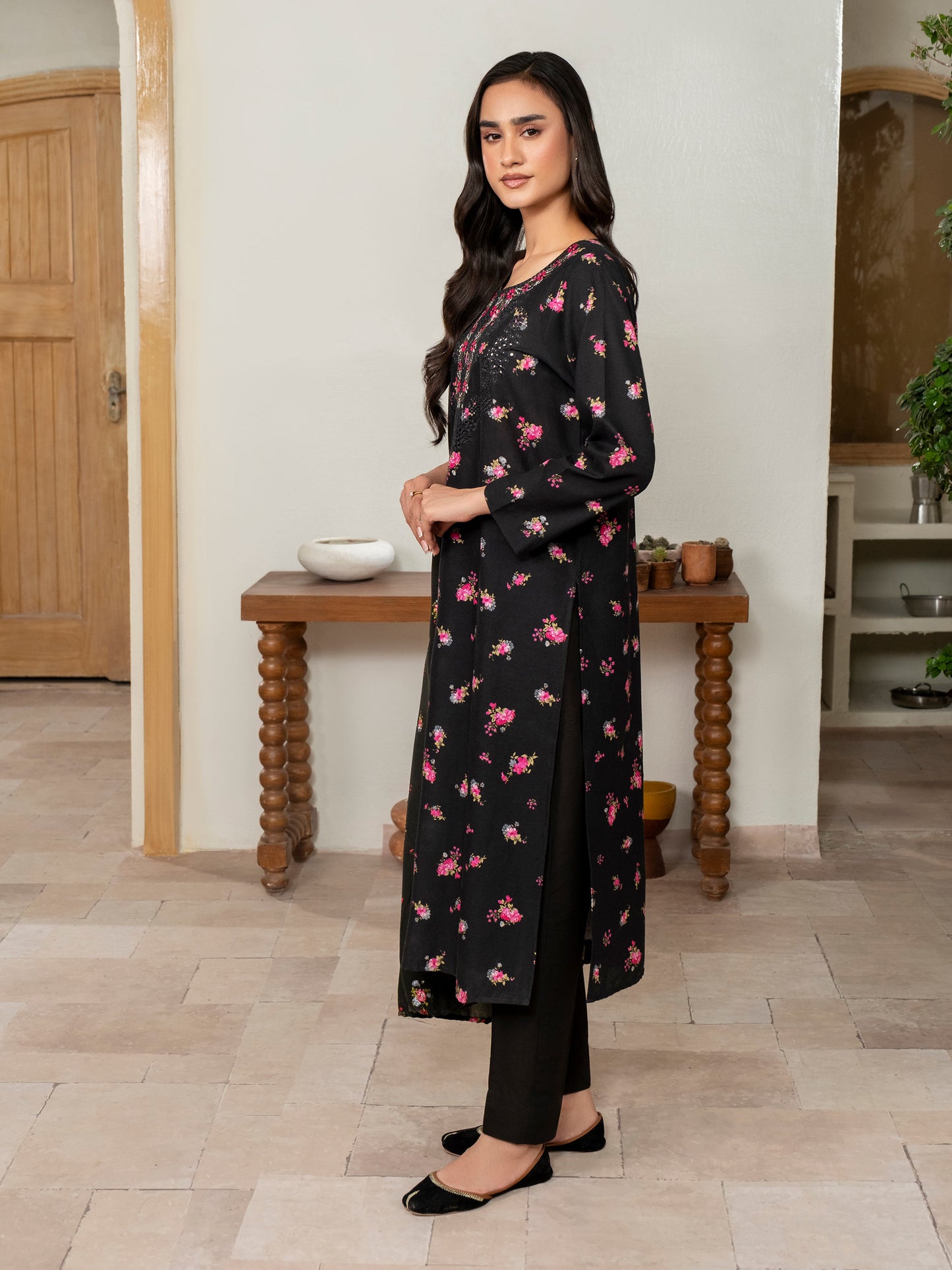 3 Piece Khaddar Suit-Embroidered (Unstitched)