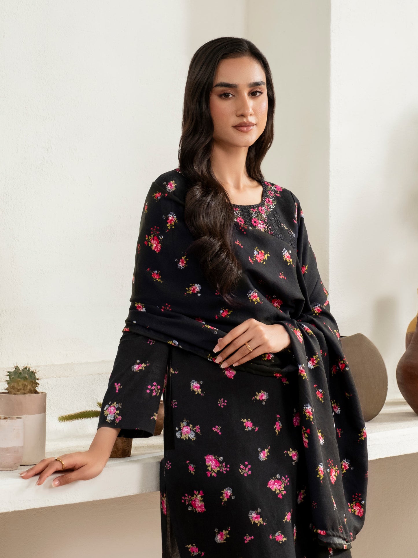 3 Piece Khaddar Suit-Embroidered (Unstitched)