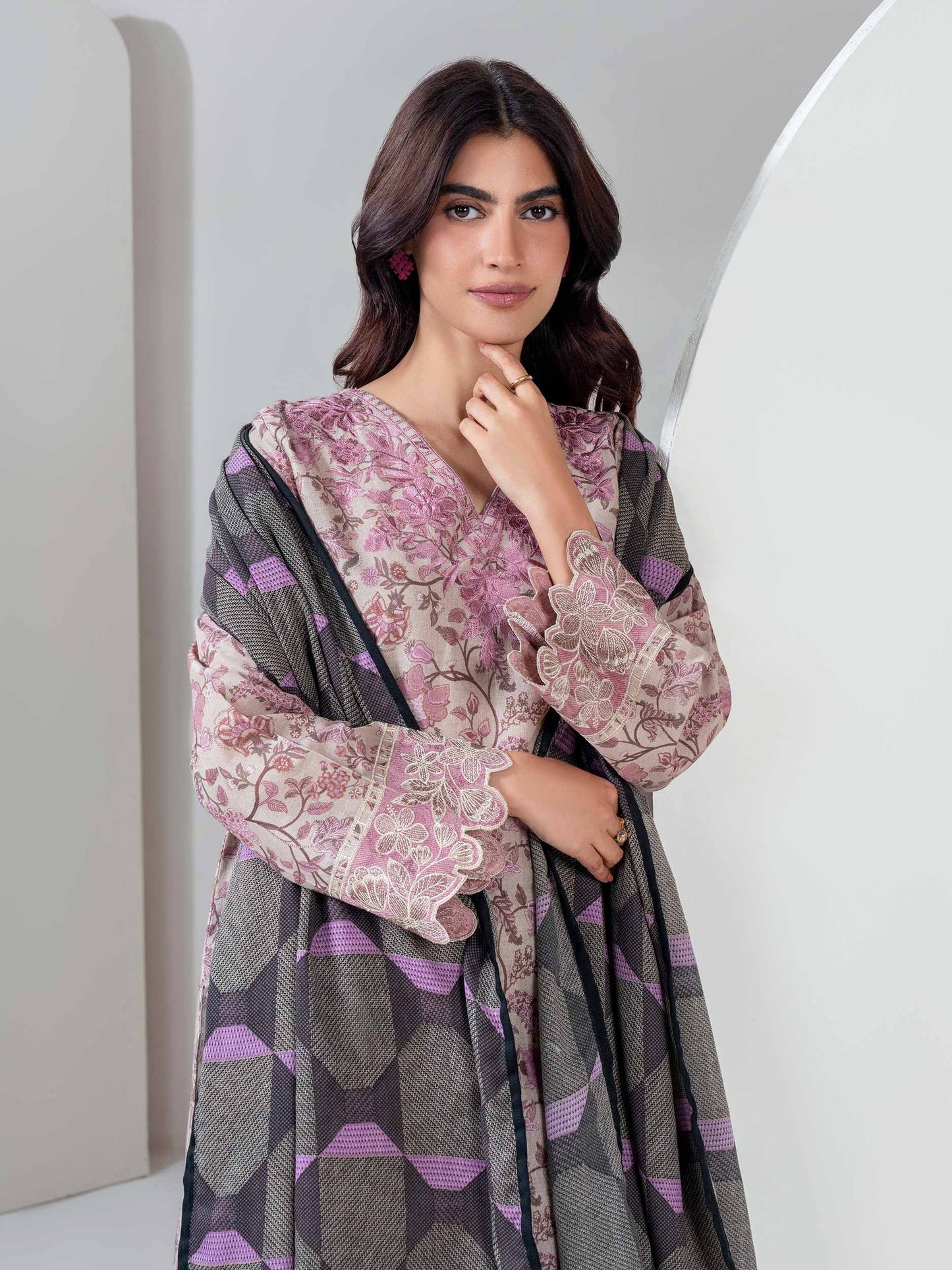 3 Piece Khaddar Suit-Embroidered (Unstitched)