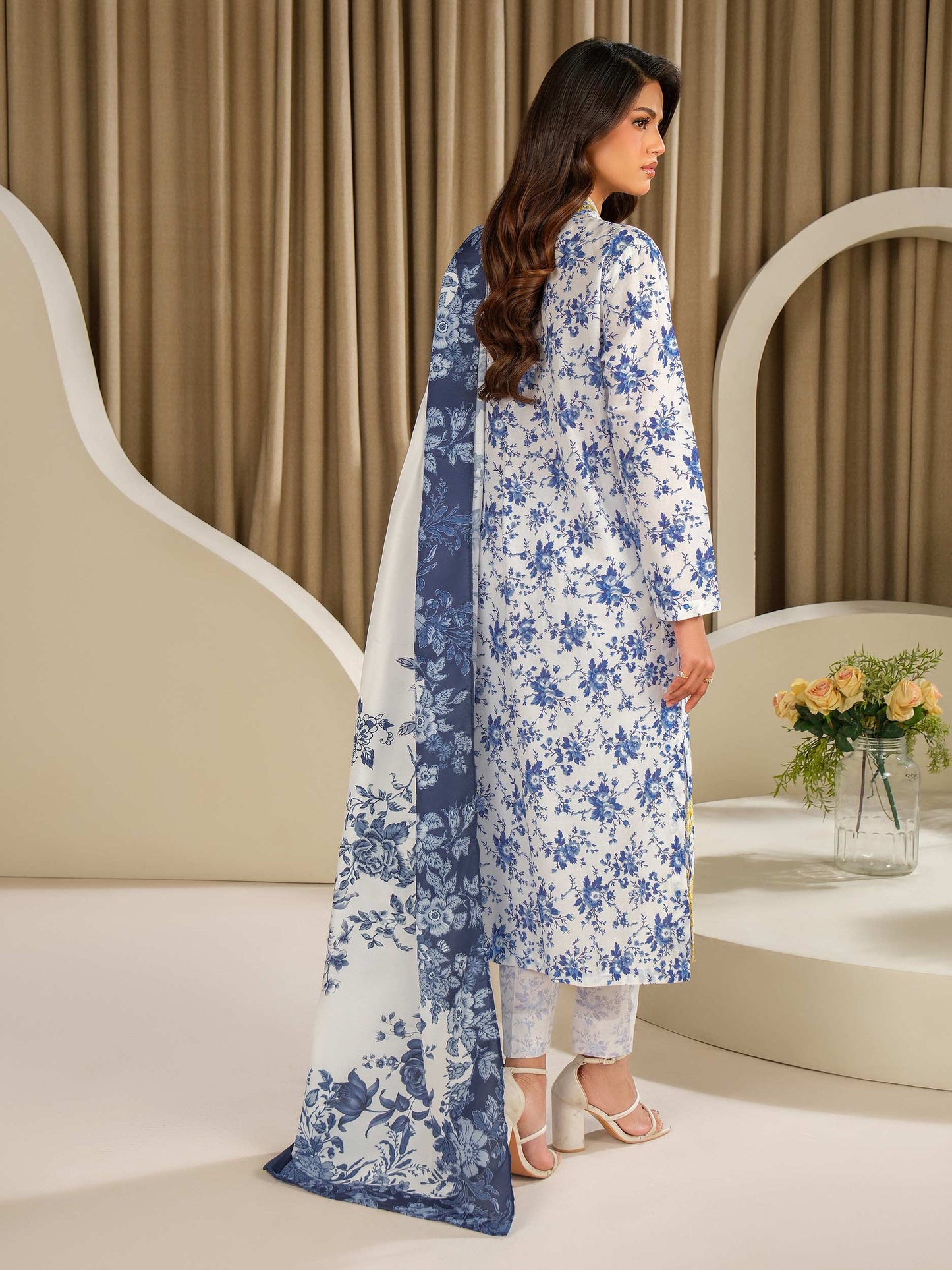 3 Piece Lawn Suit-Embroidered (Unstitched)