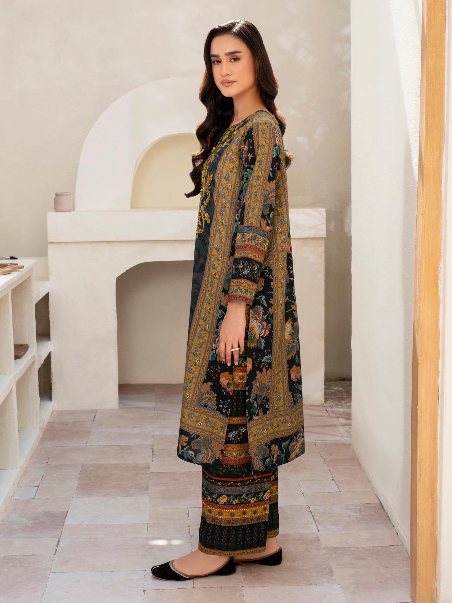 3 Piece Khaddar Suit-Embroidered (Unstitched)