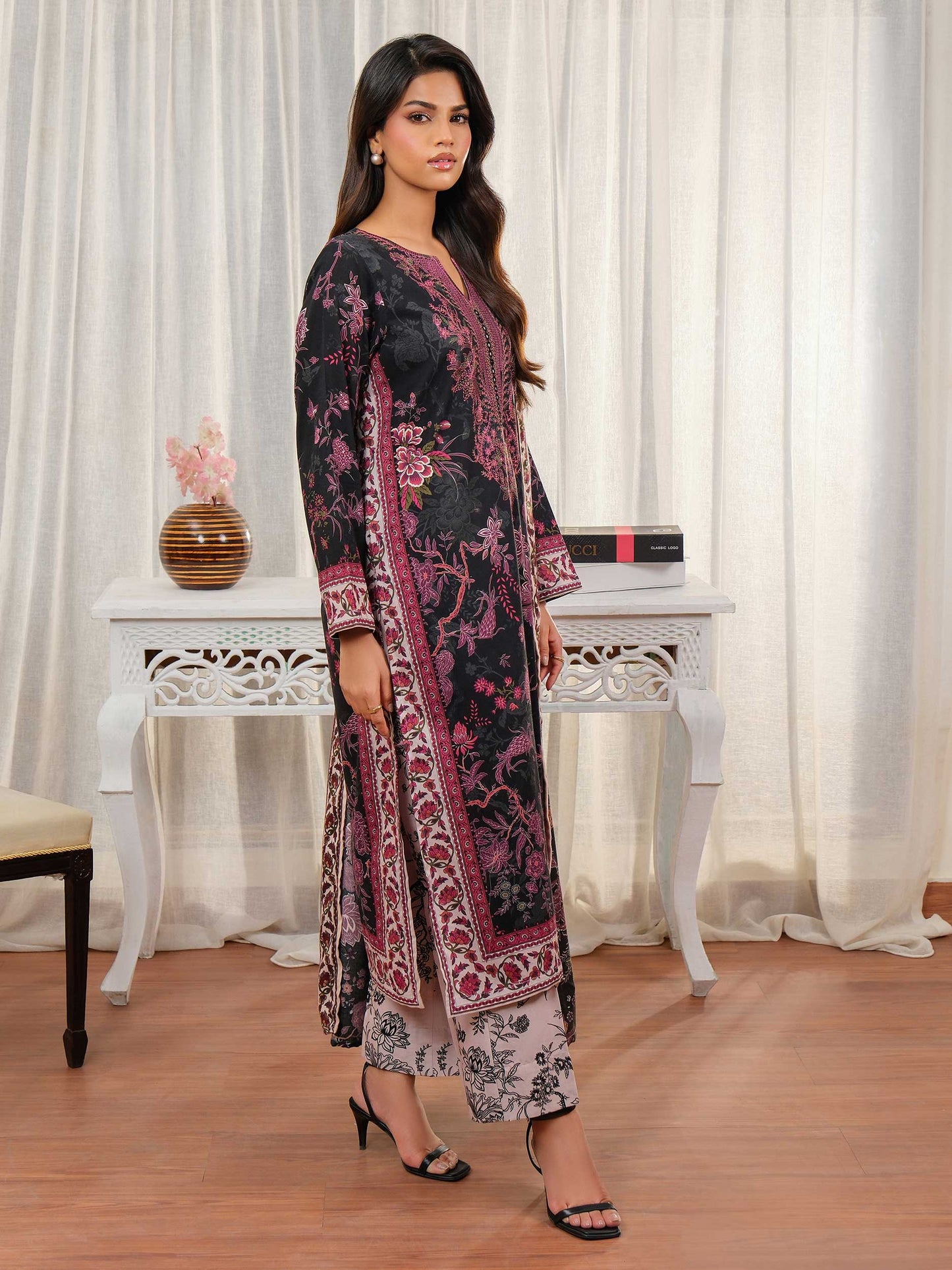 3 Piece Khaddar Suit-Embroidered (Unstitched)