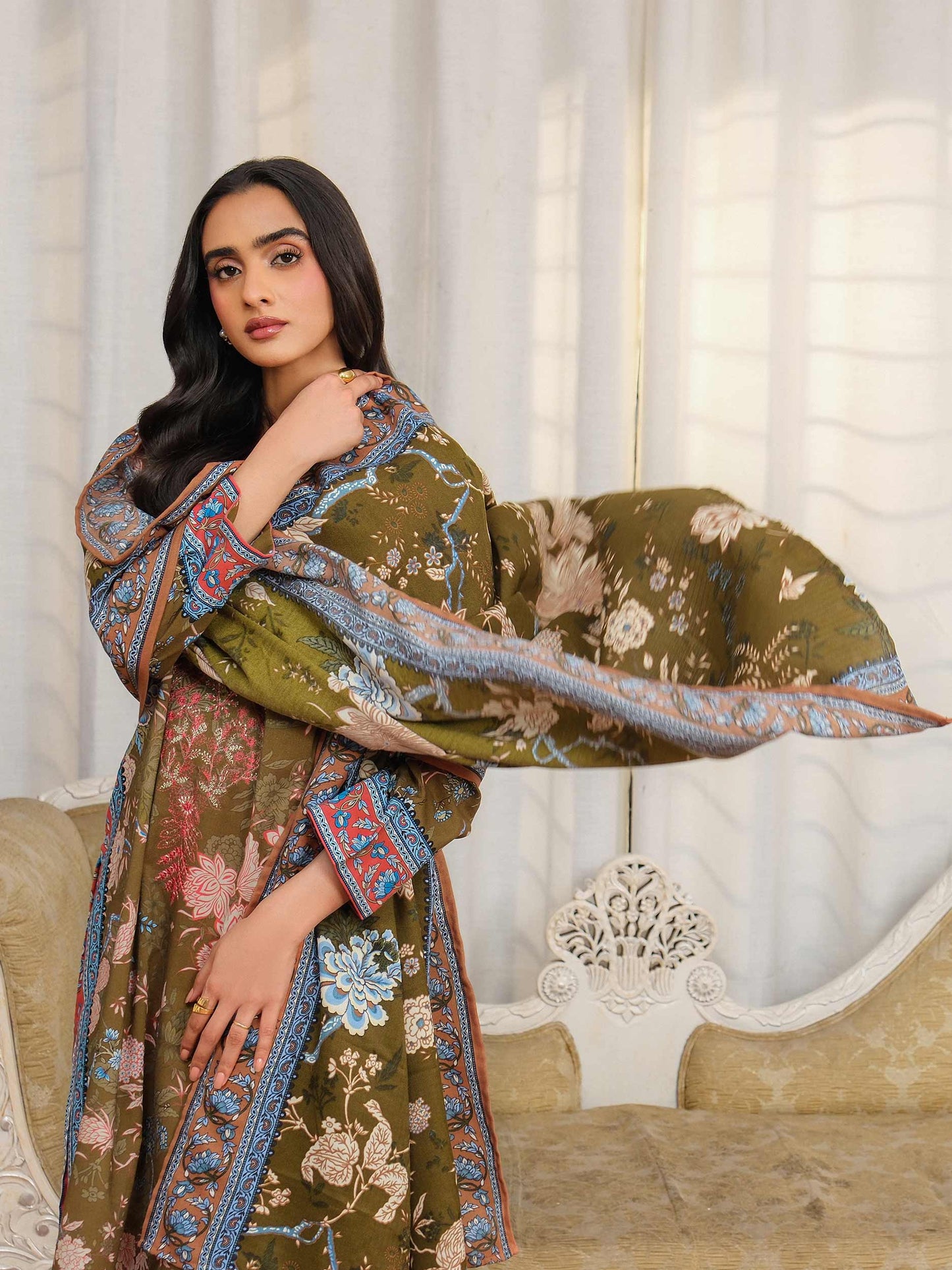 3 Piece Khaddar Suit-Embroidered (Unstitched)