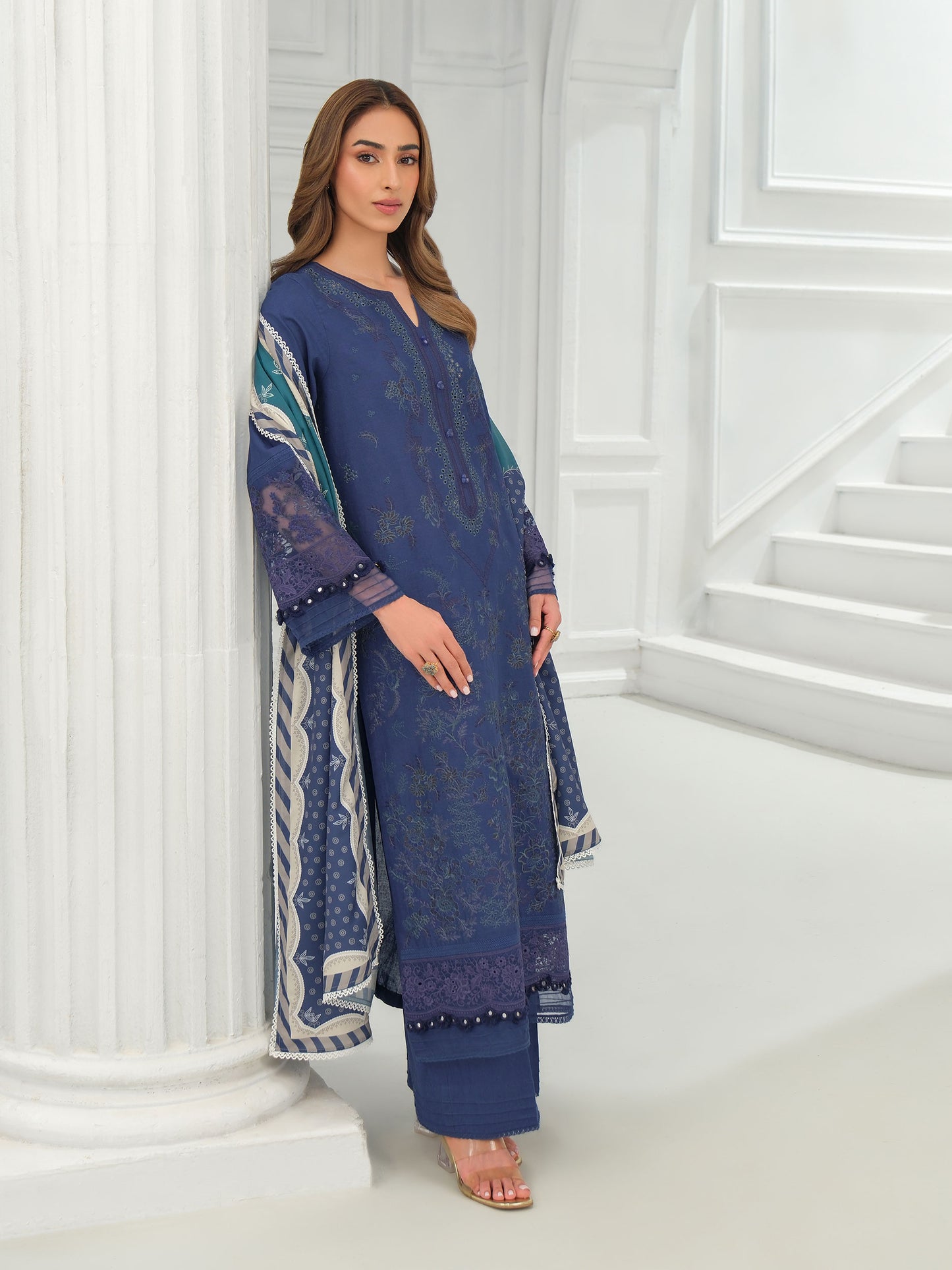 3 Piece Khaddar Suit-Embroidered (Unstitched)