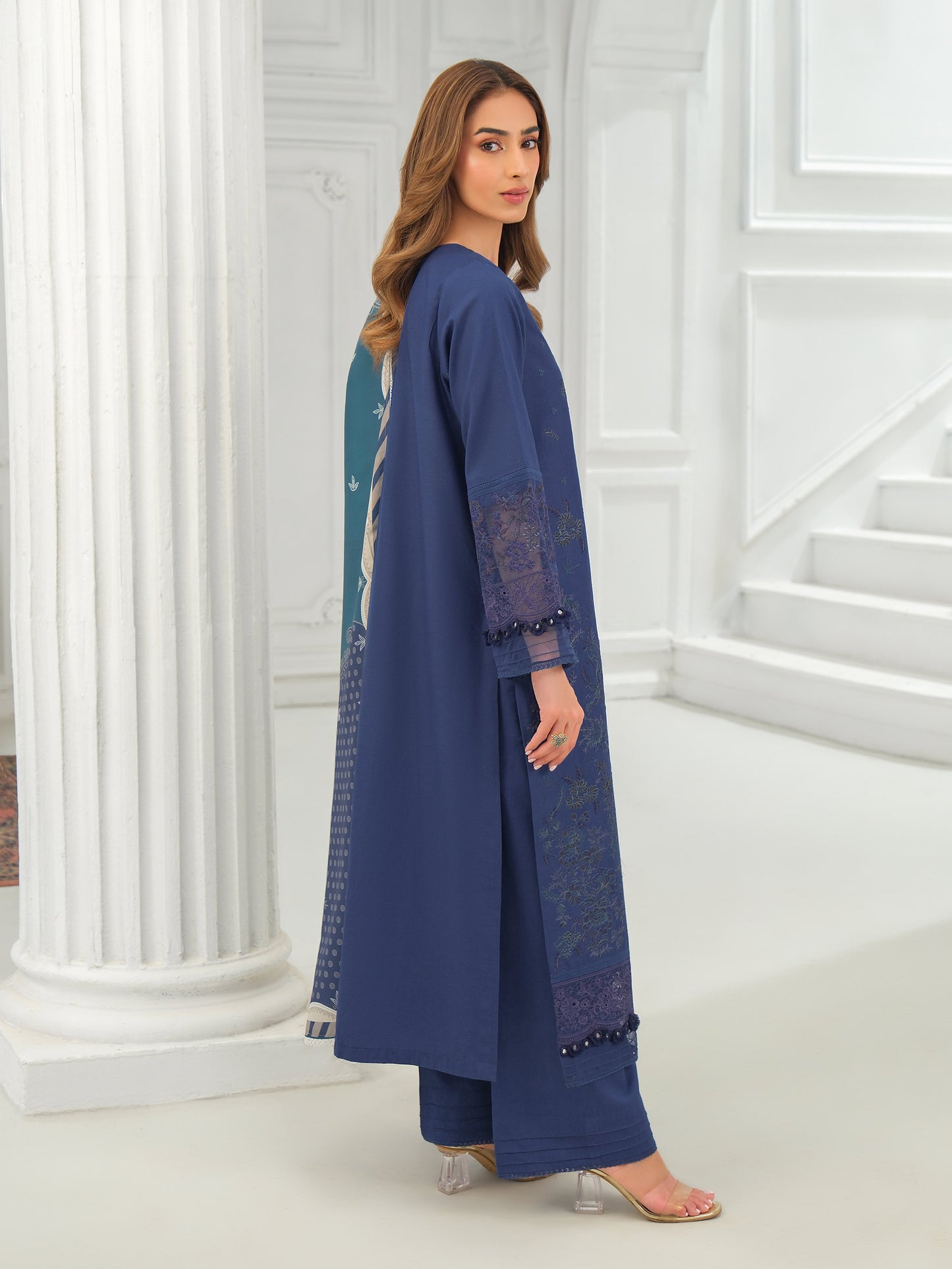 3 Piece Khaddar Suit-Embroidered (Unstitched)