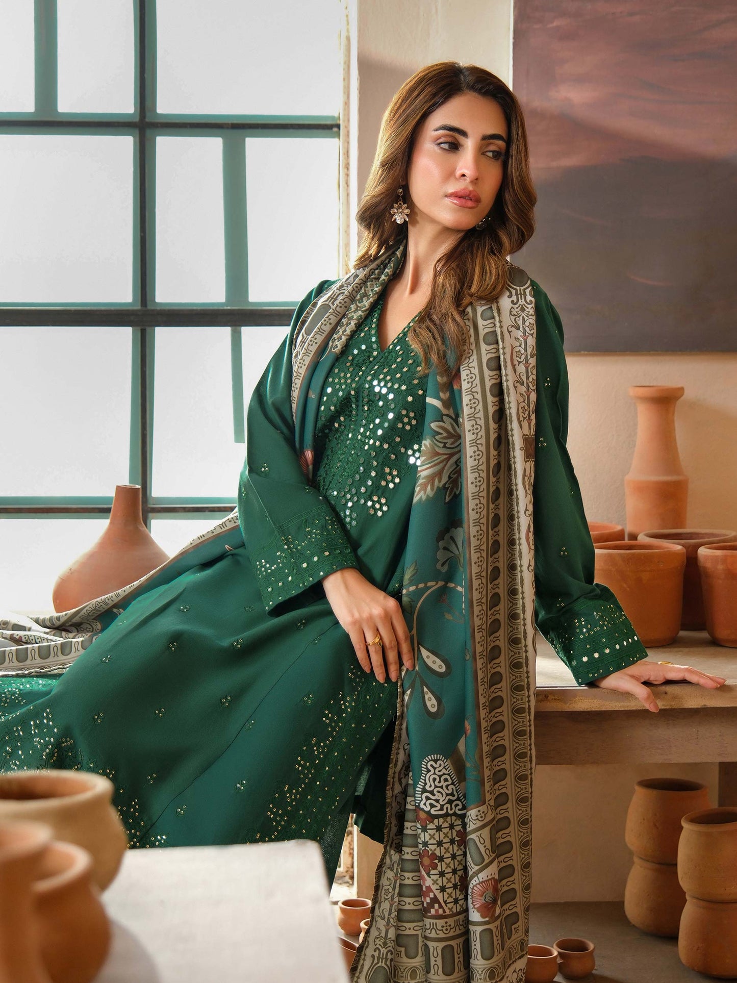 3 Piece Khaddar Suit-Embroidered (Unstitched)