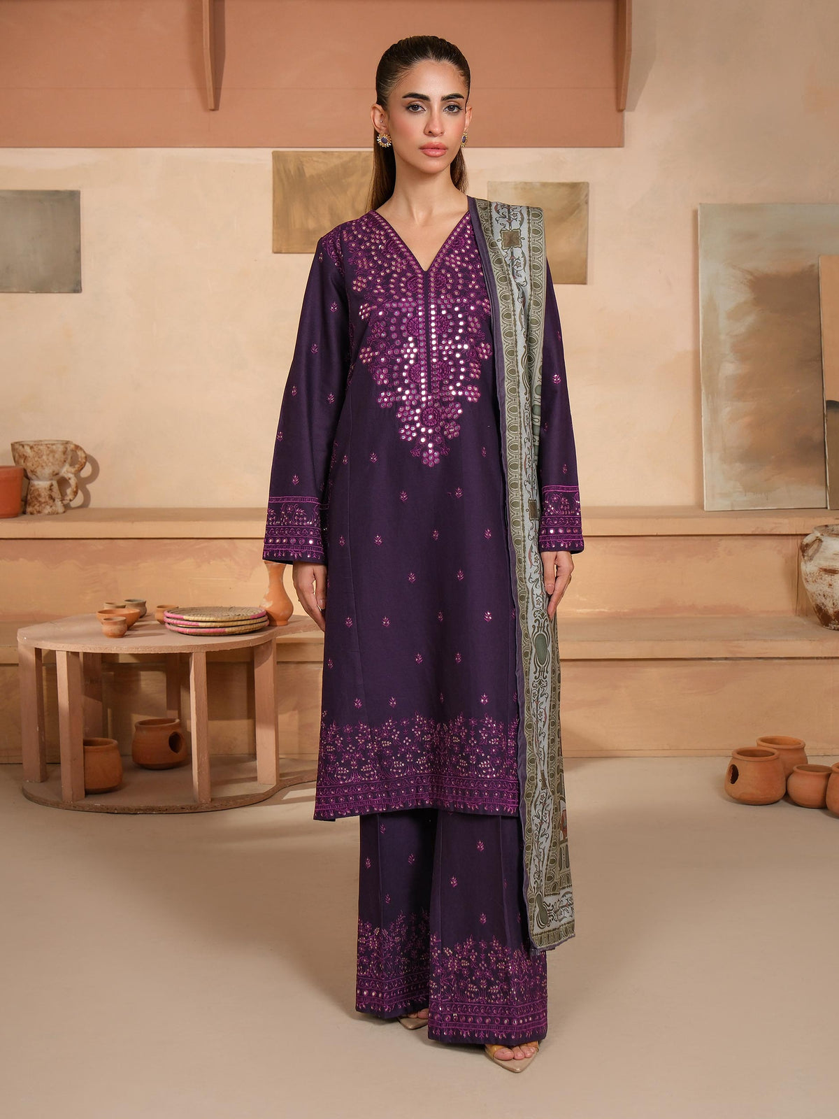 3 Piece Khaddar Suit-Embroidered (Unstitched)
