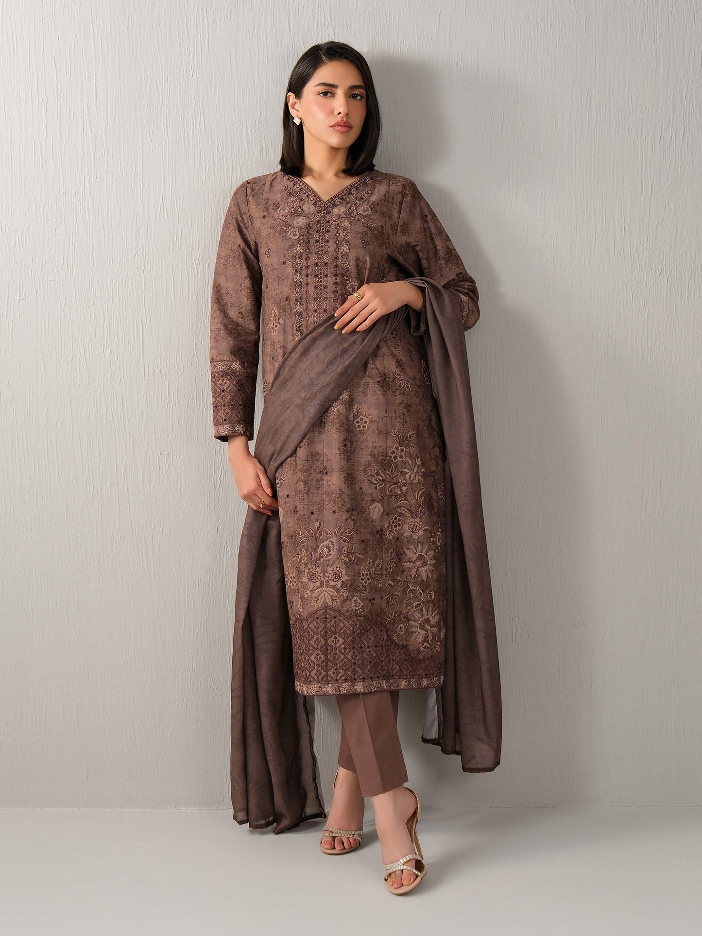 3 Piece Khaddar Suit-Embroidered (Unstitched)