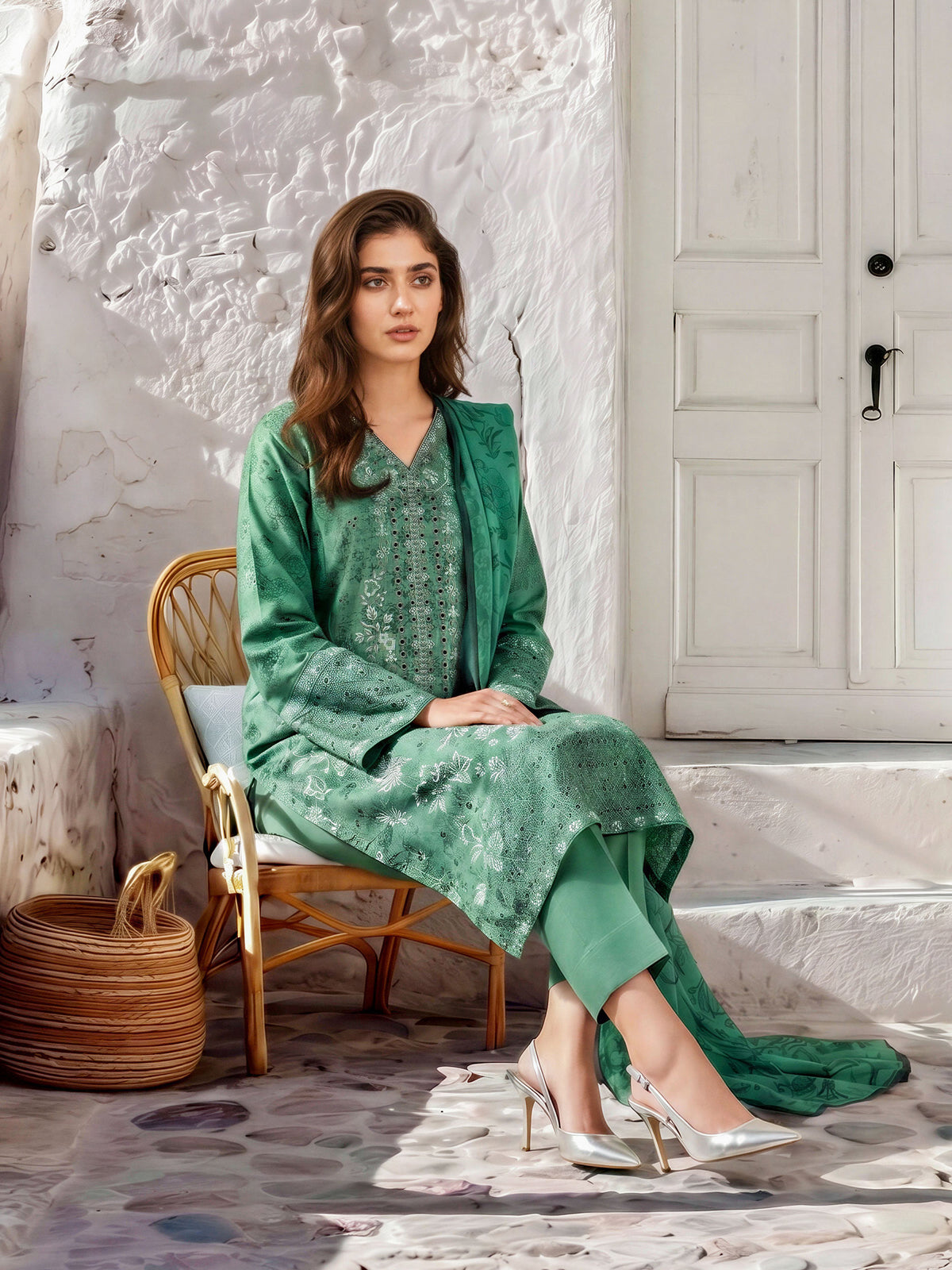 3 Piece Khaddar Suit-Embroidered (Unstitched)