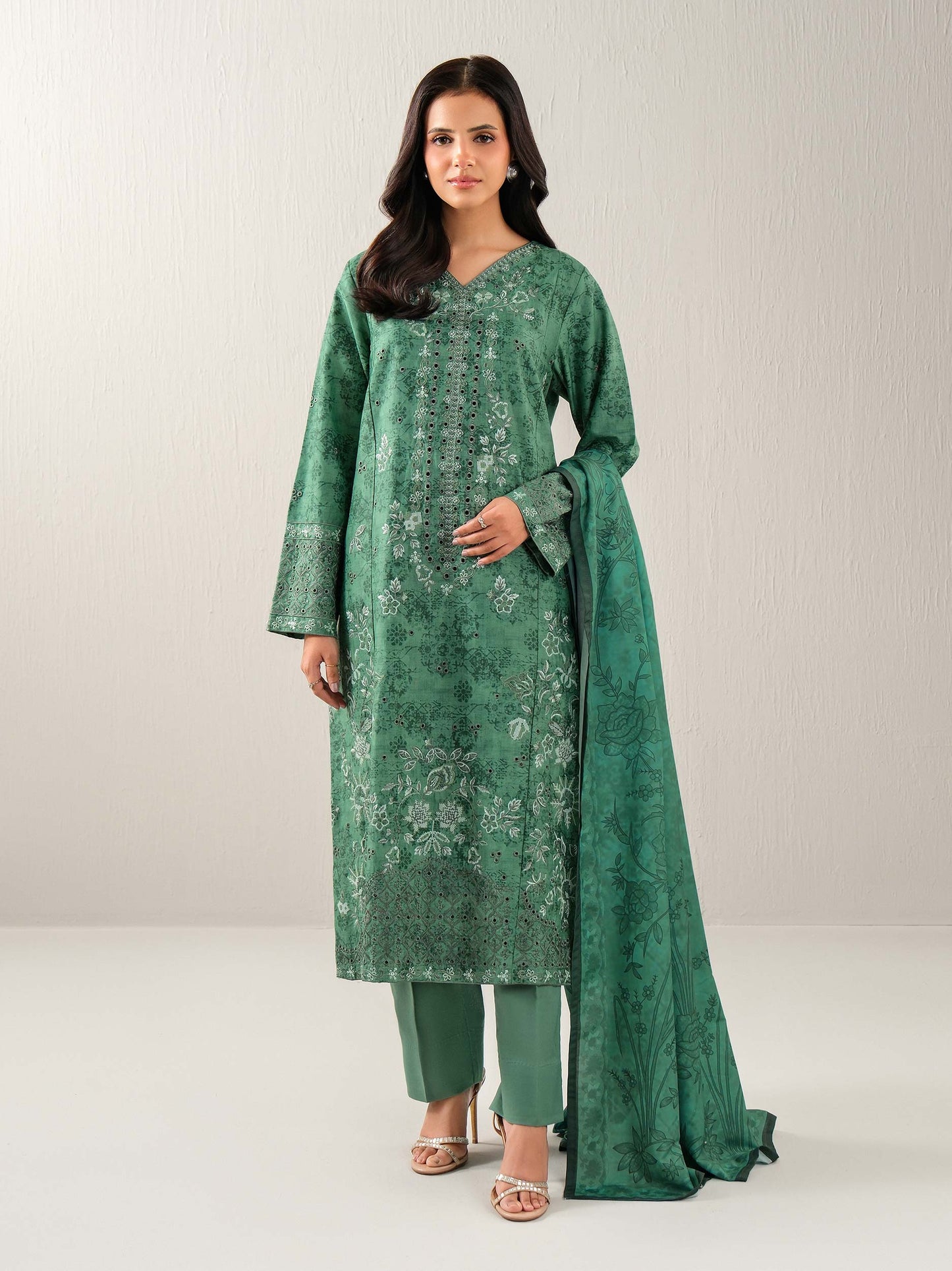 3 Piece Khaddar Suit-Embroidered (Unstitched)