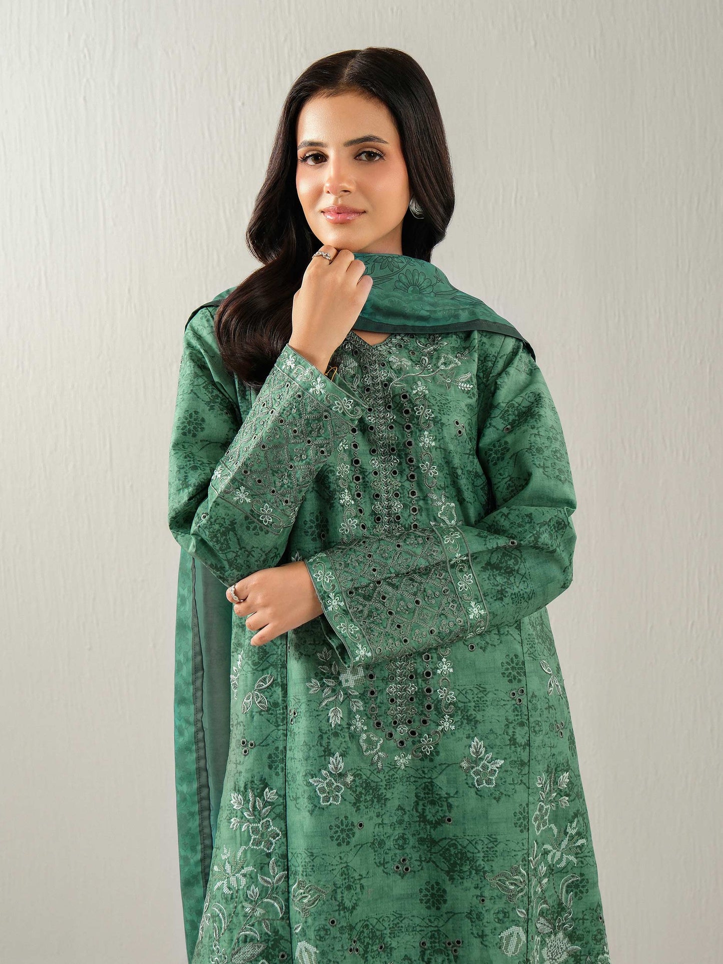 3 Piece Khaddar Suit-Embroidered (Unstitched)