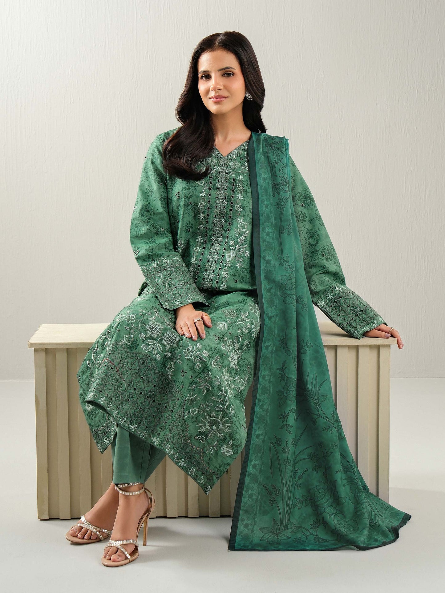 3 Piece Khaddar Suit-Embroidered (Unstitched)