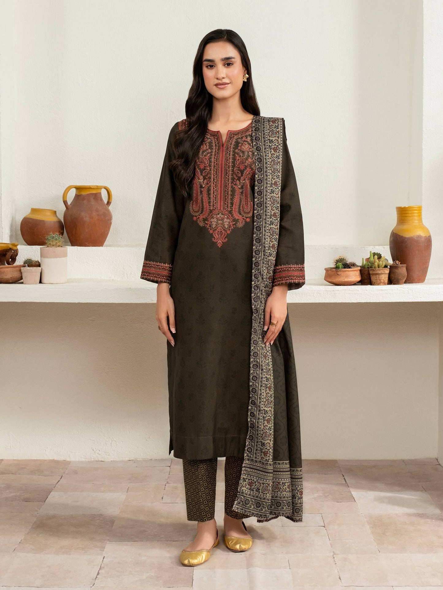 3 Piece Khaddar Suit-Embroidered (Unstitched)
