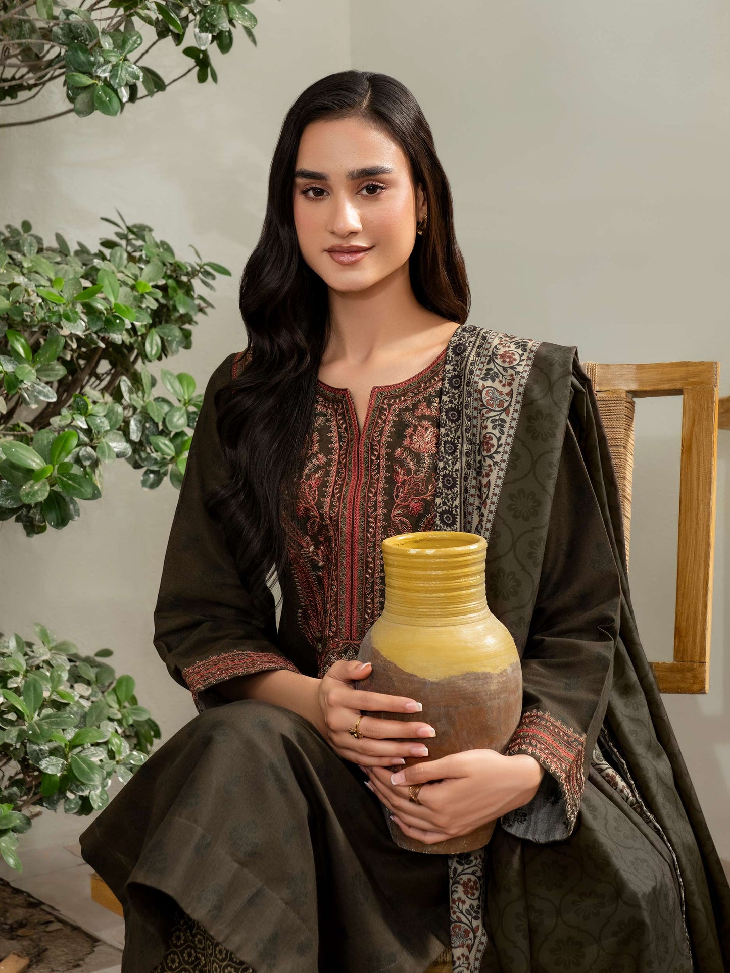 3 Piece Khaddar Suit-Embroidered (Unstitched)