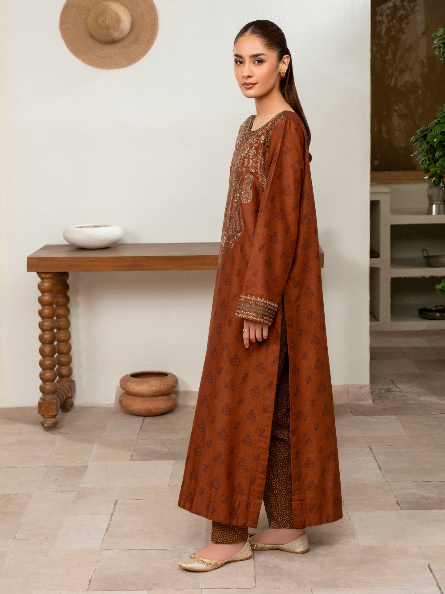 3 Piece Khaddar Suit-Embroidered (Unstitched)