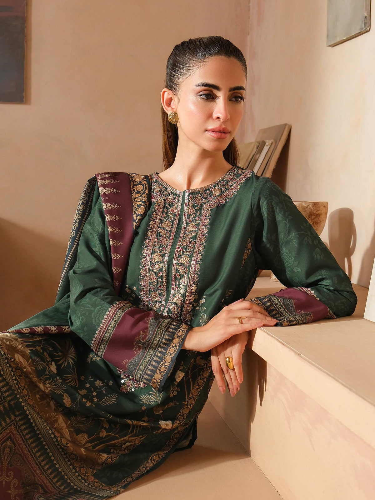 3 Piece Khaddar Suit-Embroidered (Unstitched)