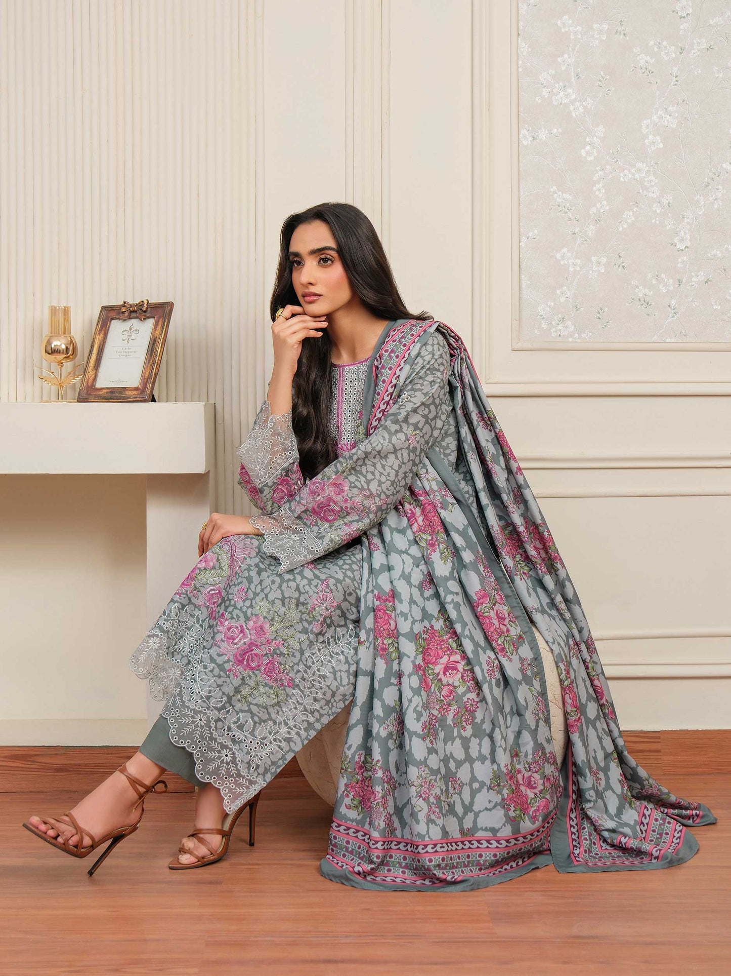3 Piece Khaddar Suit-Embroidered (Unstitched)