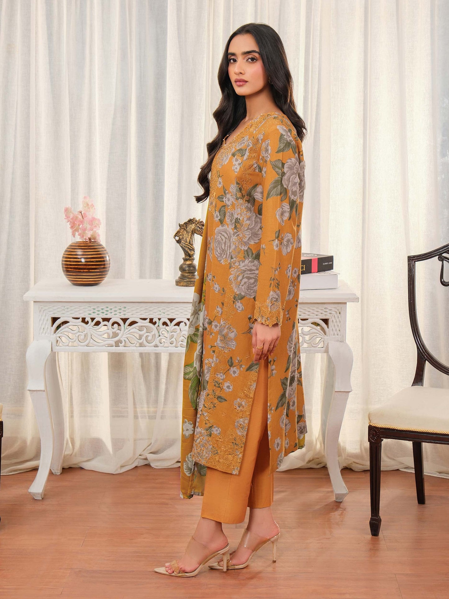 3 Piece Khaddar Suit-Embroidered (Unstitched)