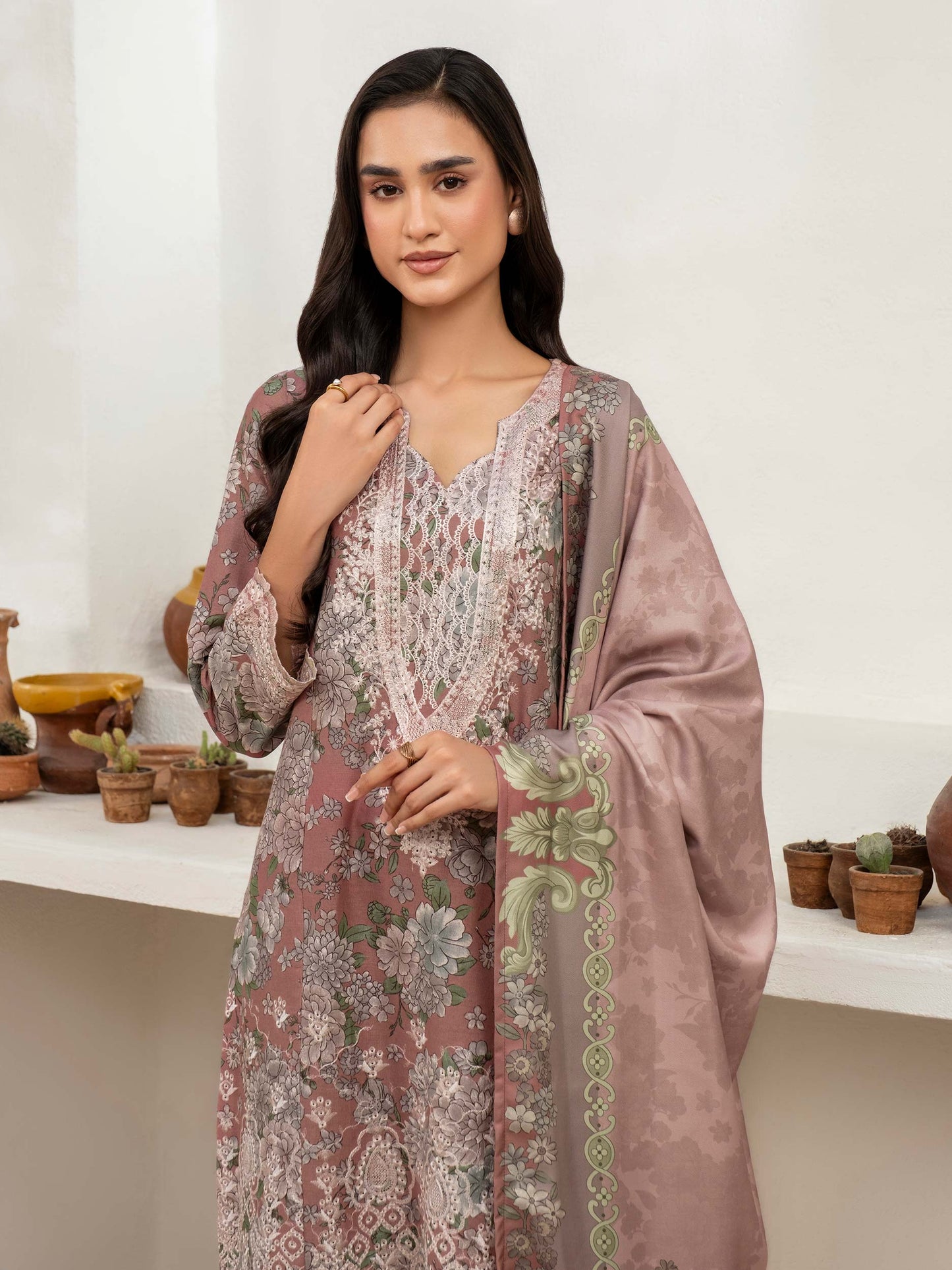 3 Piece Khaddar Suit-Embroidered (Unstitched)