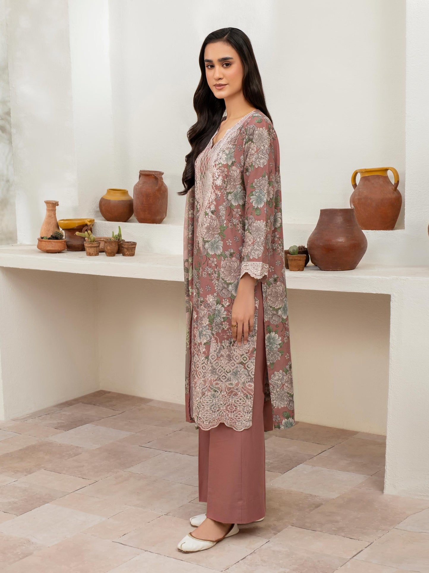 3 Piece Khaddar Suit-Embroidered (Unstitched)