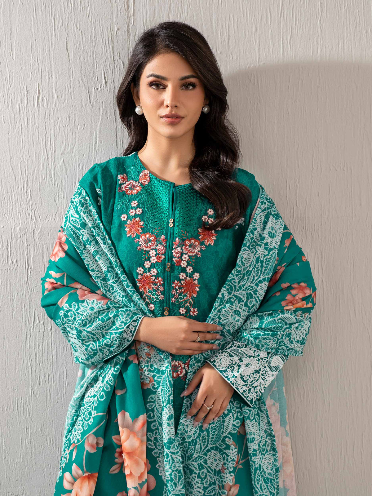 3 Piece Slub Khaddar Suit-Embroidered (Unstitched)