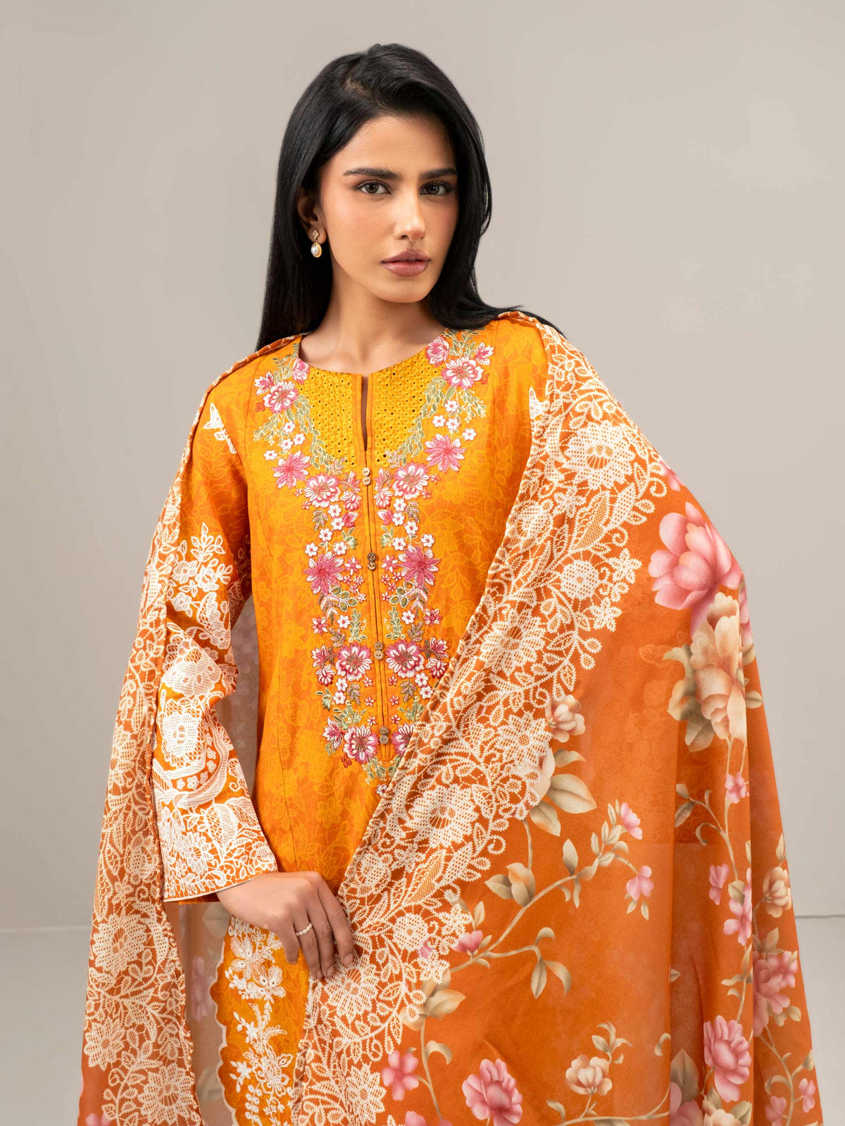3 Piece Slub Khaddar Suit-Embroidered (Unstitched)