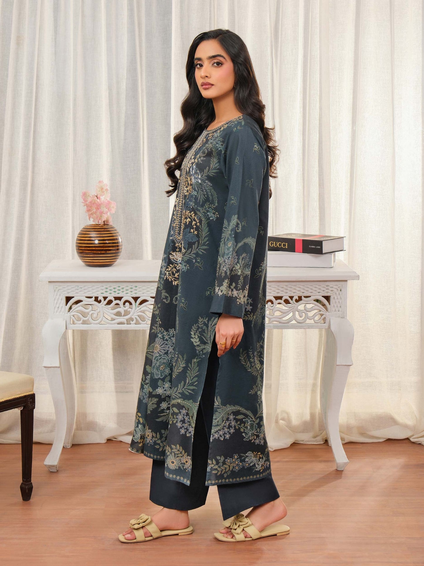 3 Piece Khaddar Suit-Embroidered (Unstitched)