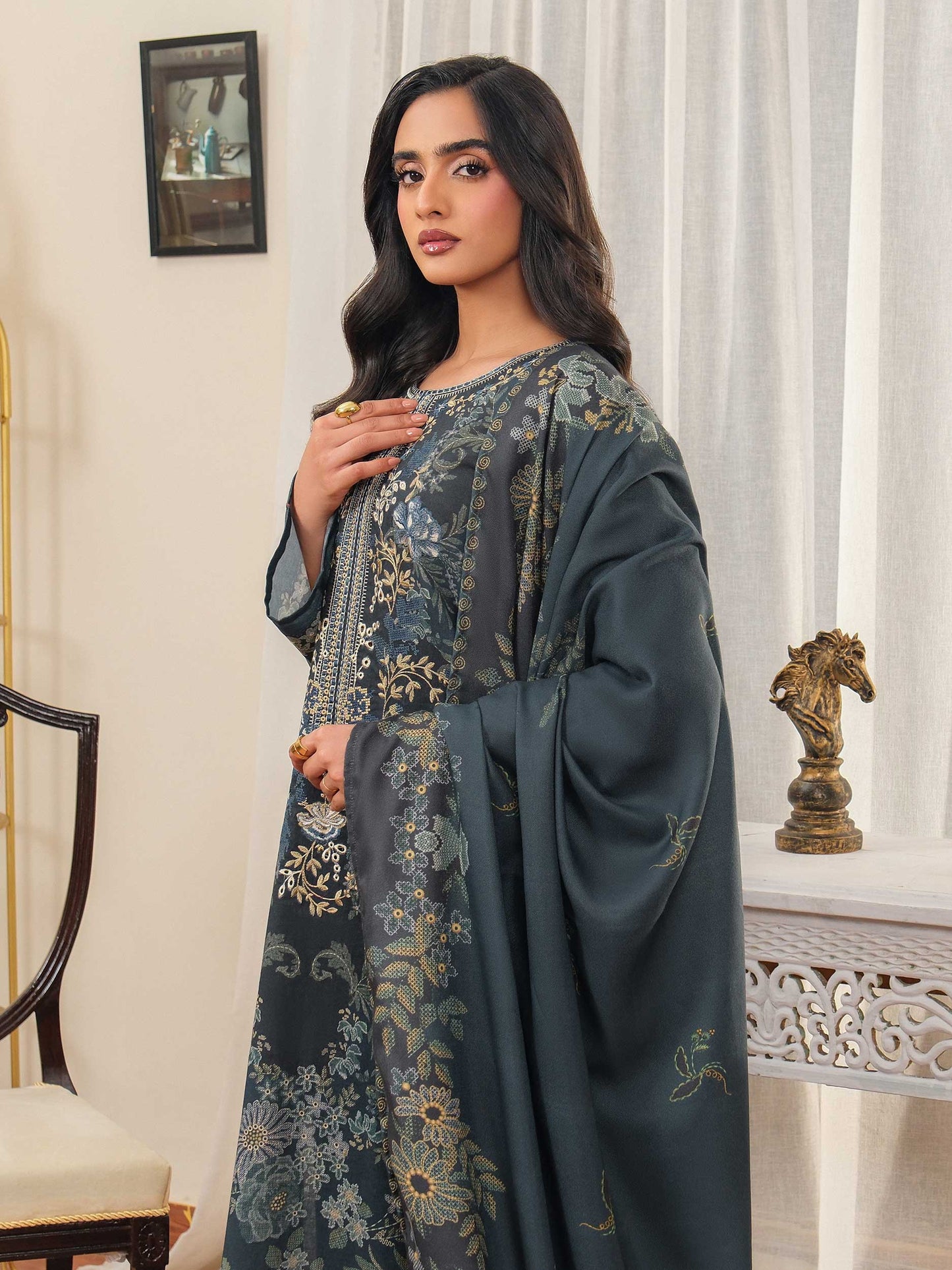 3 Piece Khaddar Suit-Embroidered (Unstitched)