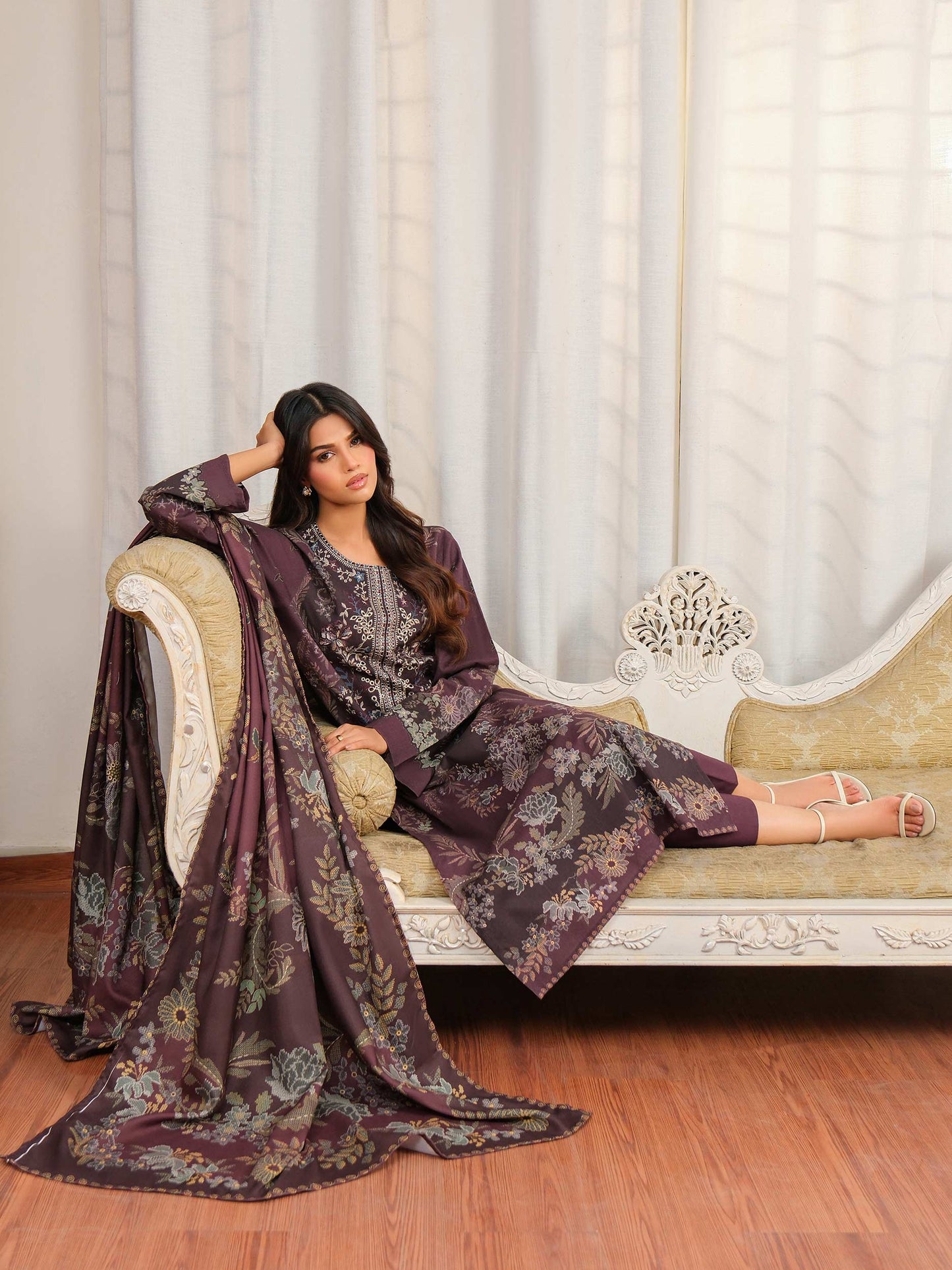 3 Piece Khaddar Suit-Embroidered (Unstitched)
