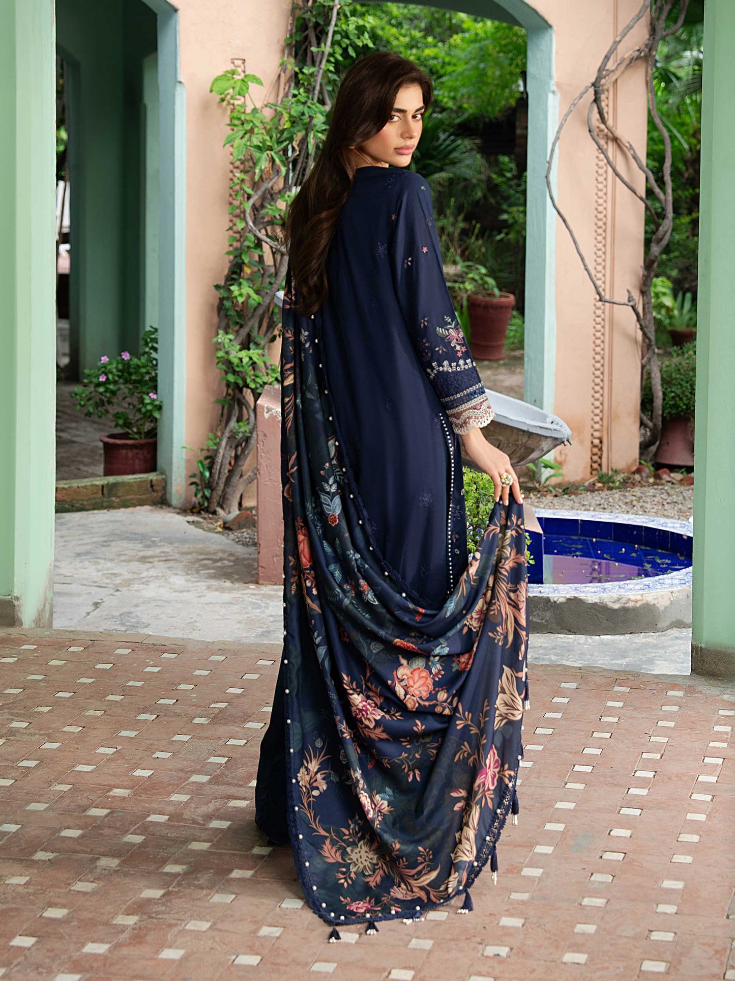 3 Piece Khaddar Suit-Embroidered (Unstitched)