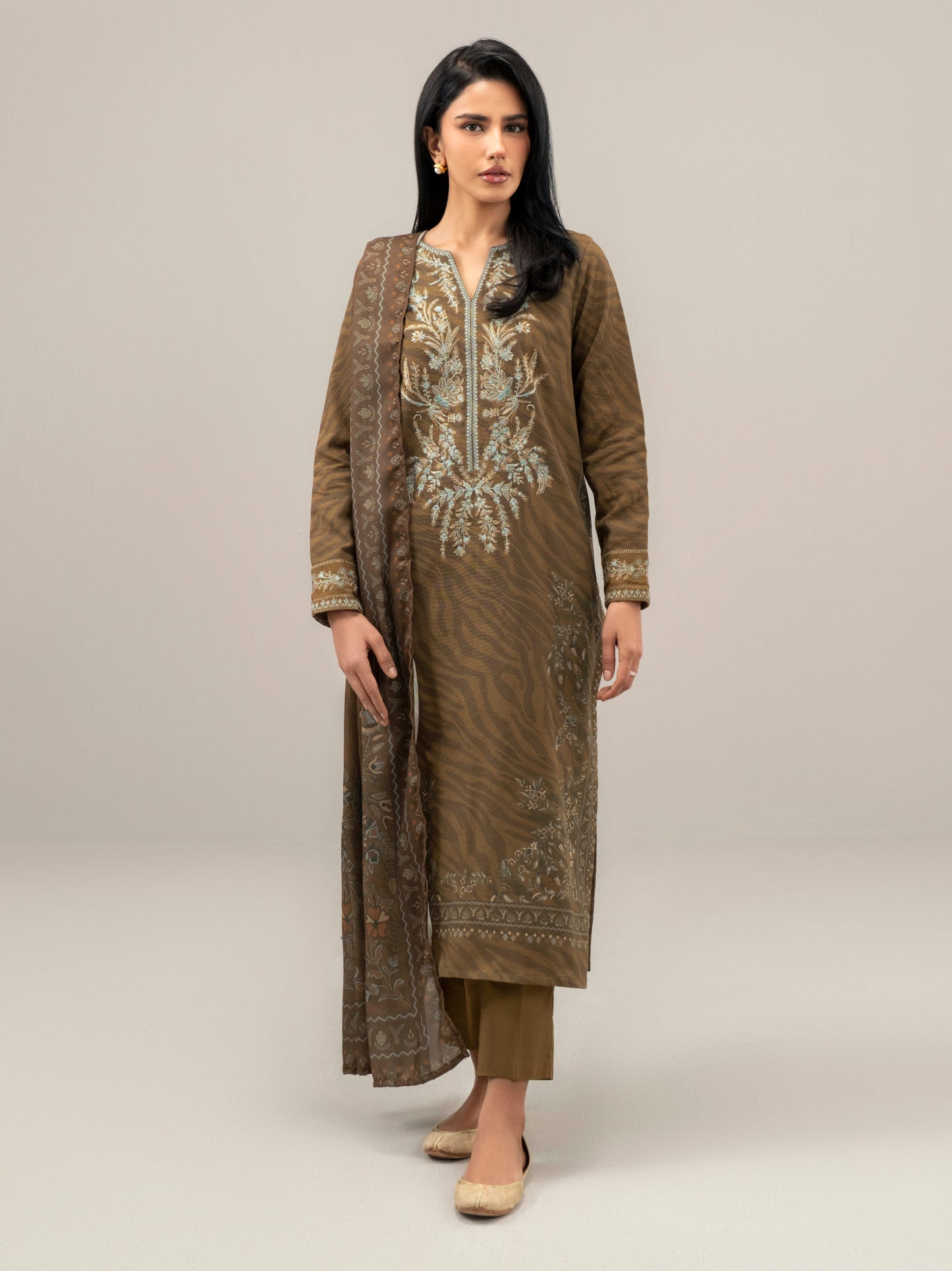 3 Piece Slub Khaddar Suit-Embroidered (Unstitched)