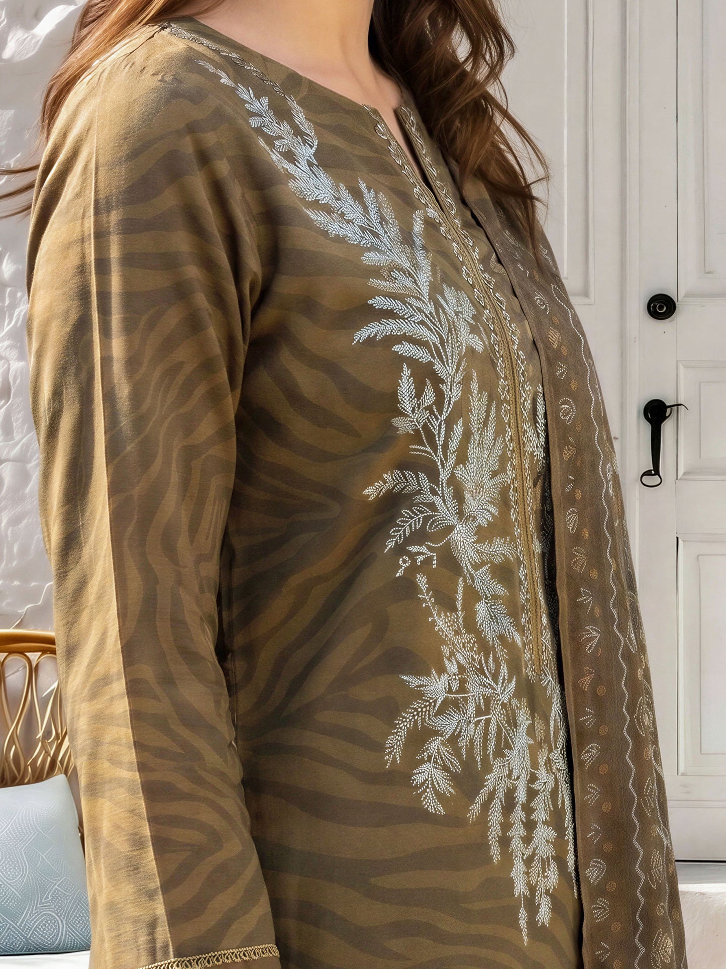3 Piece Slub Khaddar Suit-Embroidered (Unstitched)