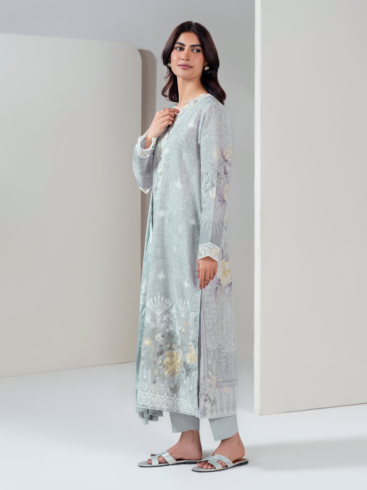 3 Piece Slub Khaddar Suit-Embroidered (Unstitched)