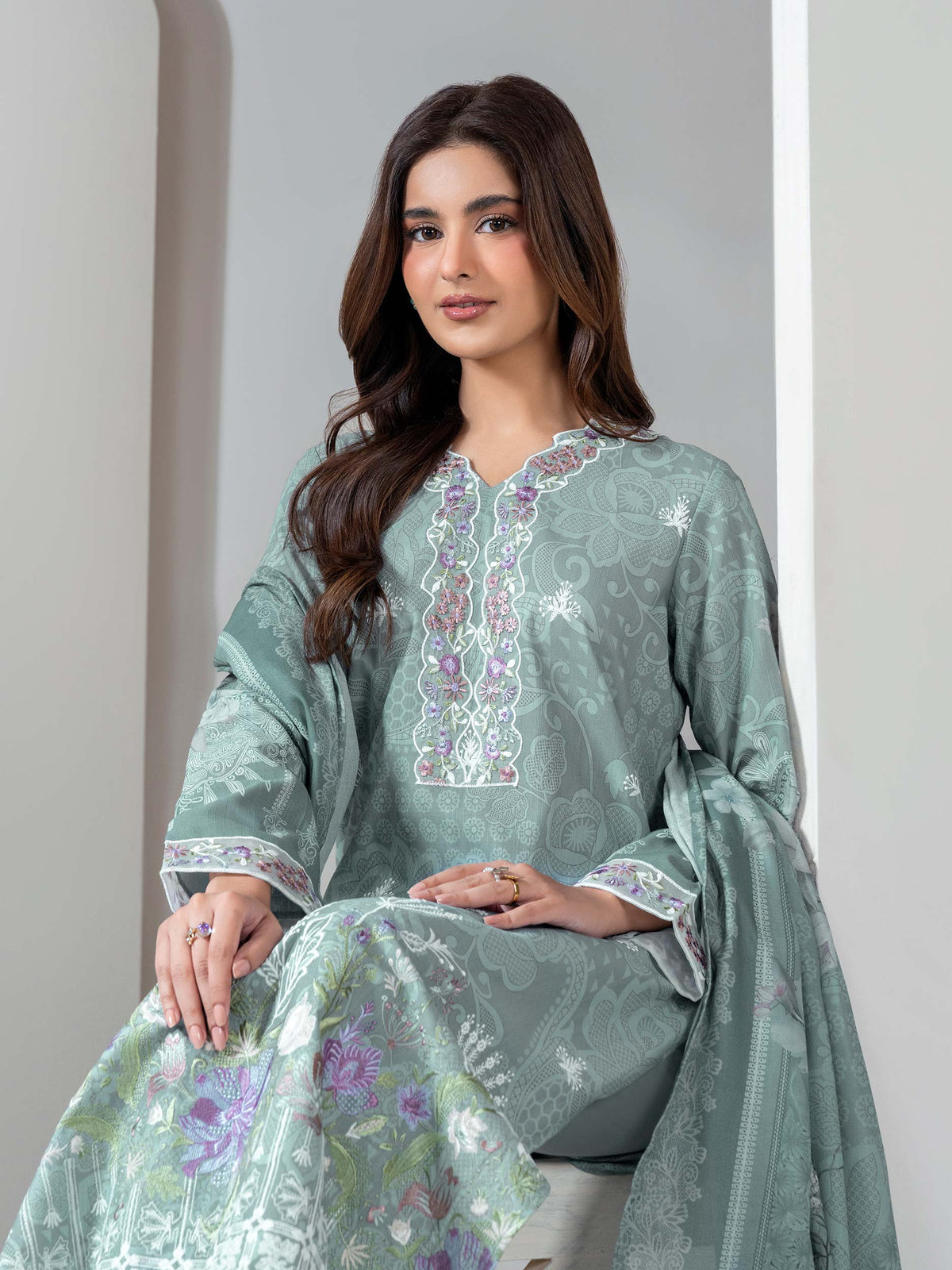 3 Piece Slub Khaddar Suit-Embroidered (Unstitched)