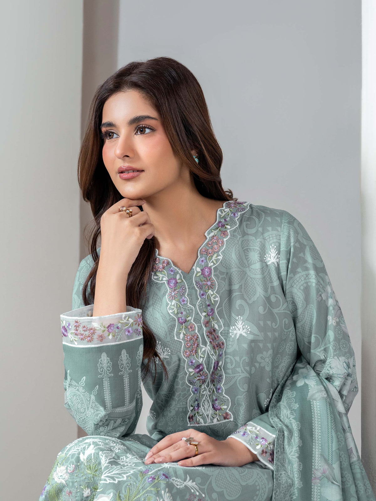 3 Piece Slub Khaddar Suit-Embroidered (Unstitched)