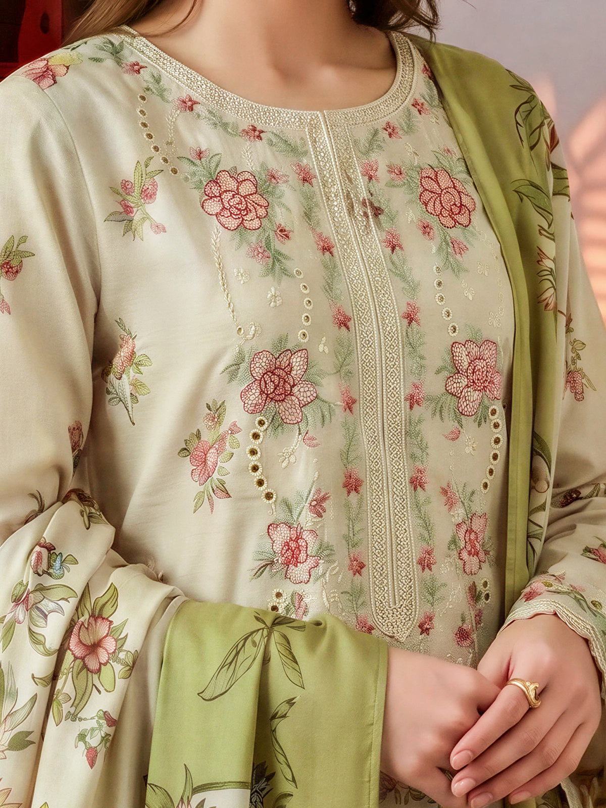 3 Piece Khaddar Suit-Embroidered (Unstitched)