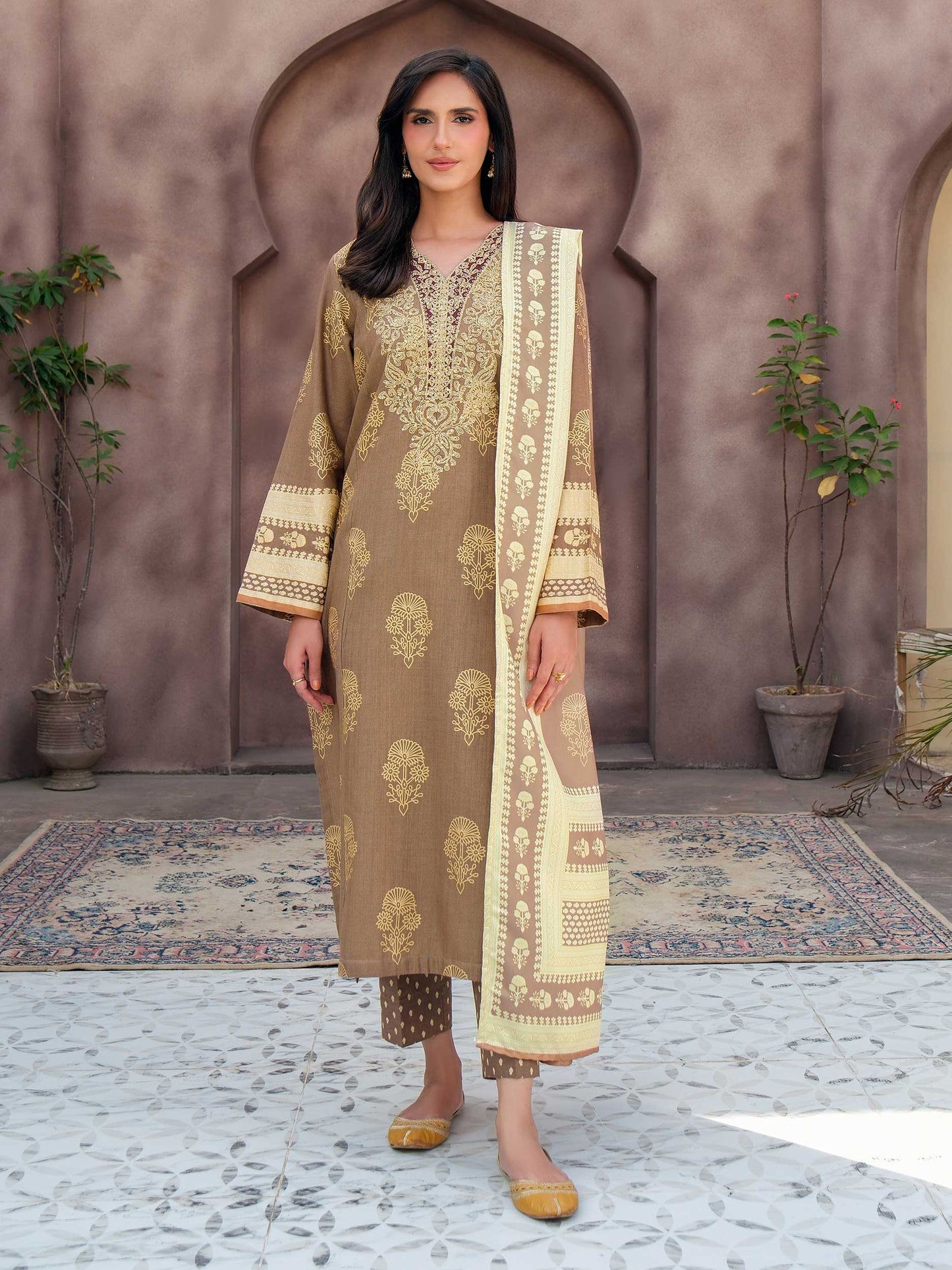 3 Piece Khaddar Suit-Embroidered (Unstitched)