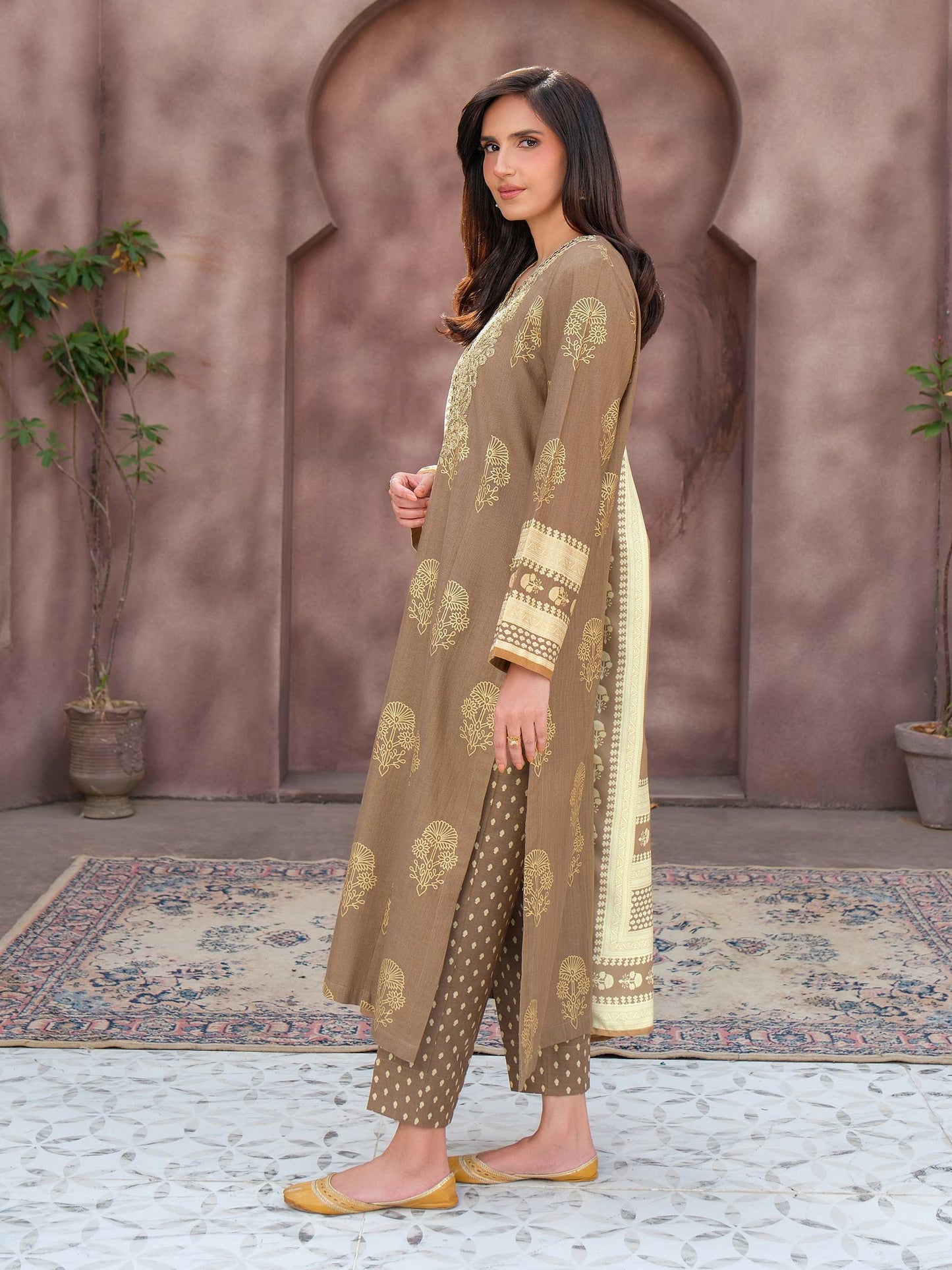 3 Piece Khaddar Suit-Embroidered (Unstitched)