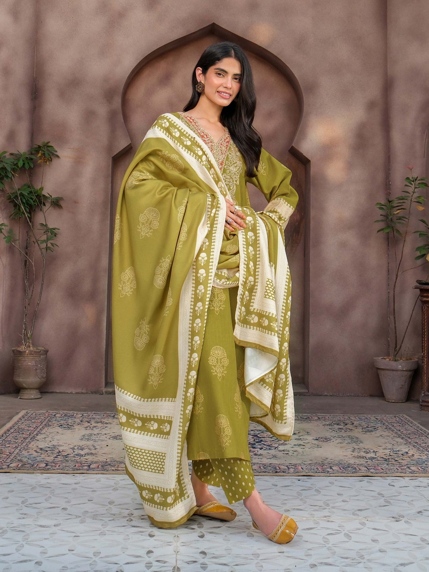 3 Piece Khaddar Suit-Embroidered (Unstitched)