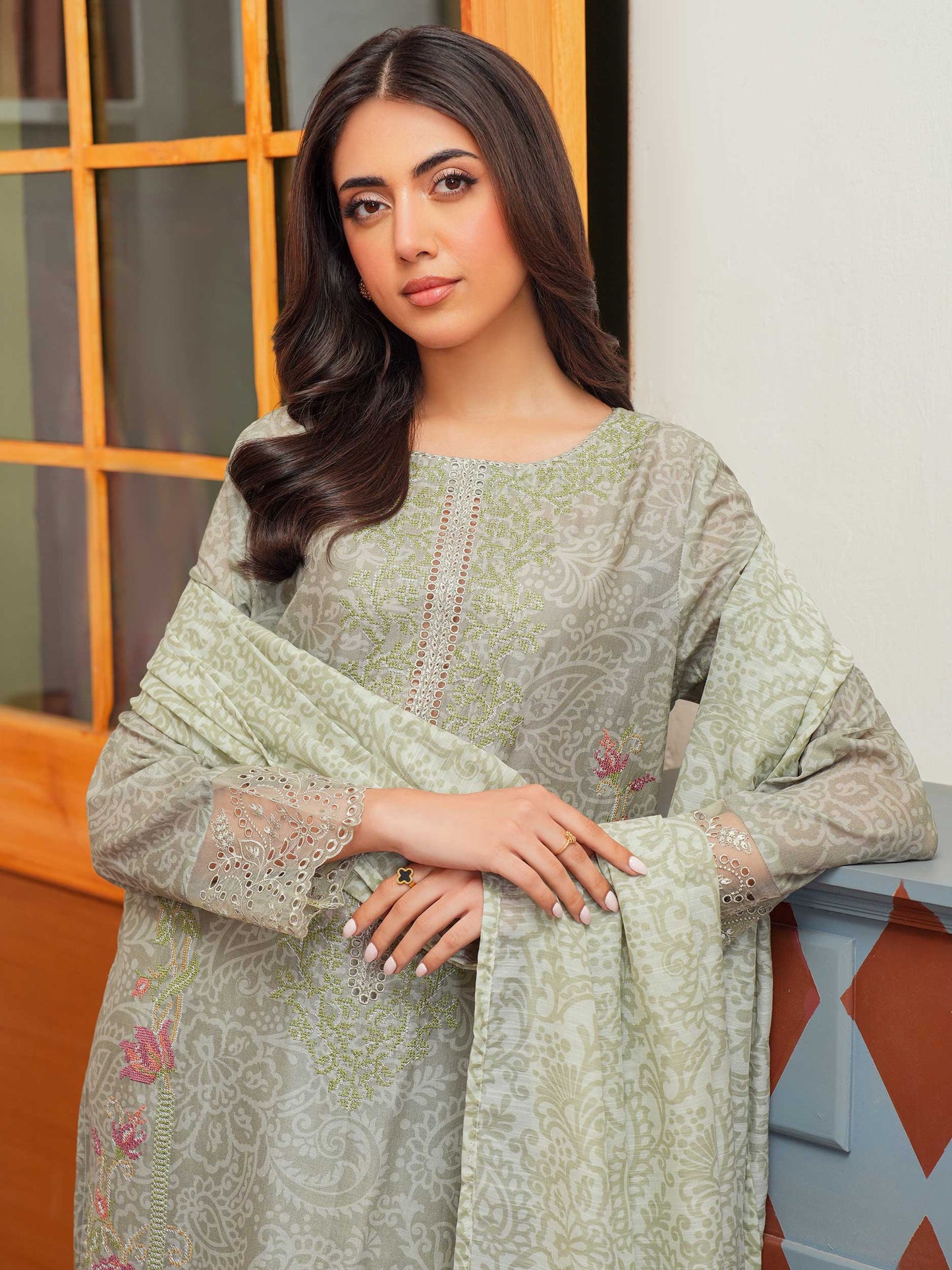 3 Piece Lawn Suit-Embroidered (Unstitched)