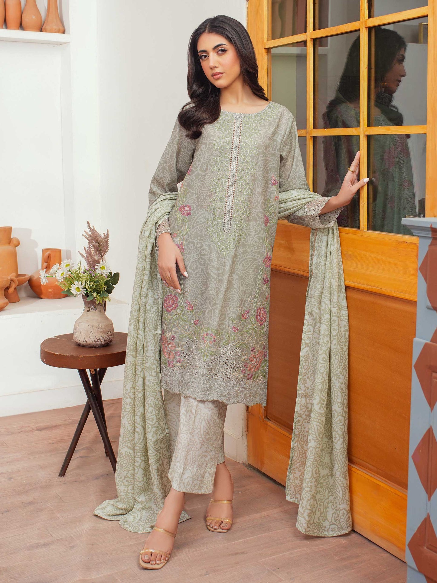 3 Piece Lawn Suit-Embroidered (Unstitched)